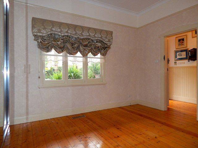 ELEGANT BLEND OF CALIFORNIAN BUNGALOW MEETS VICTORIAN CHARM