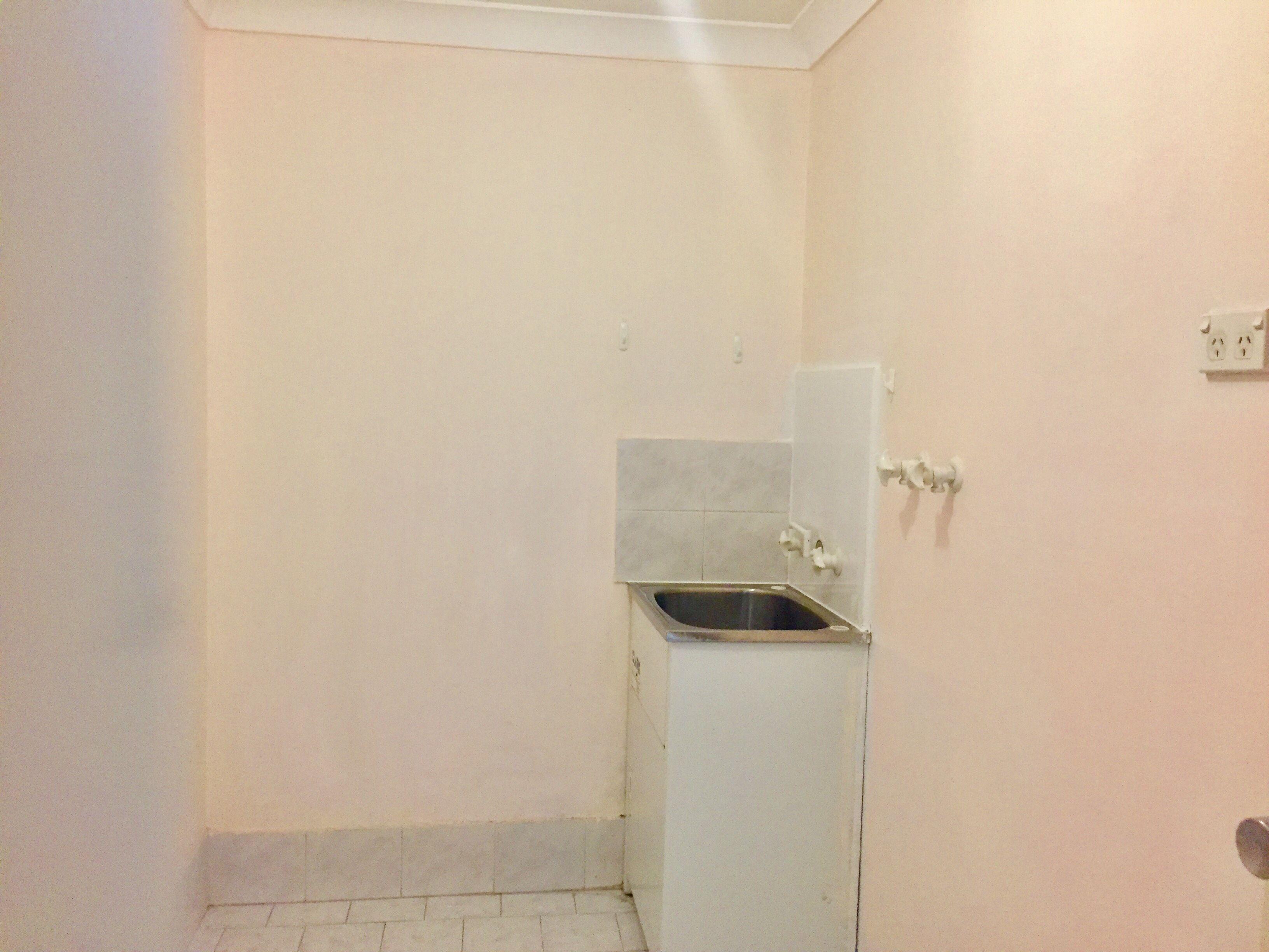 3 BEDROOM TOWNHOUSE IN CANLEY VALE