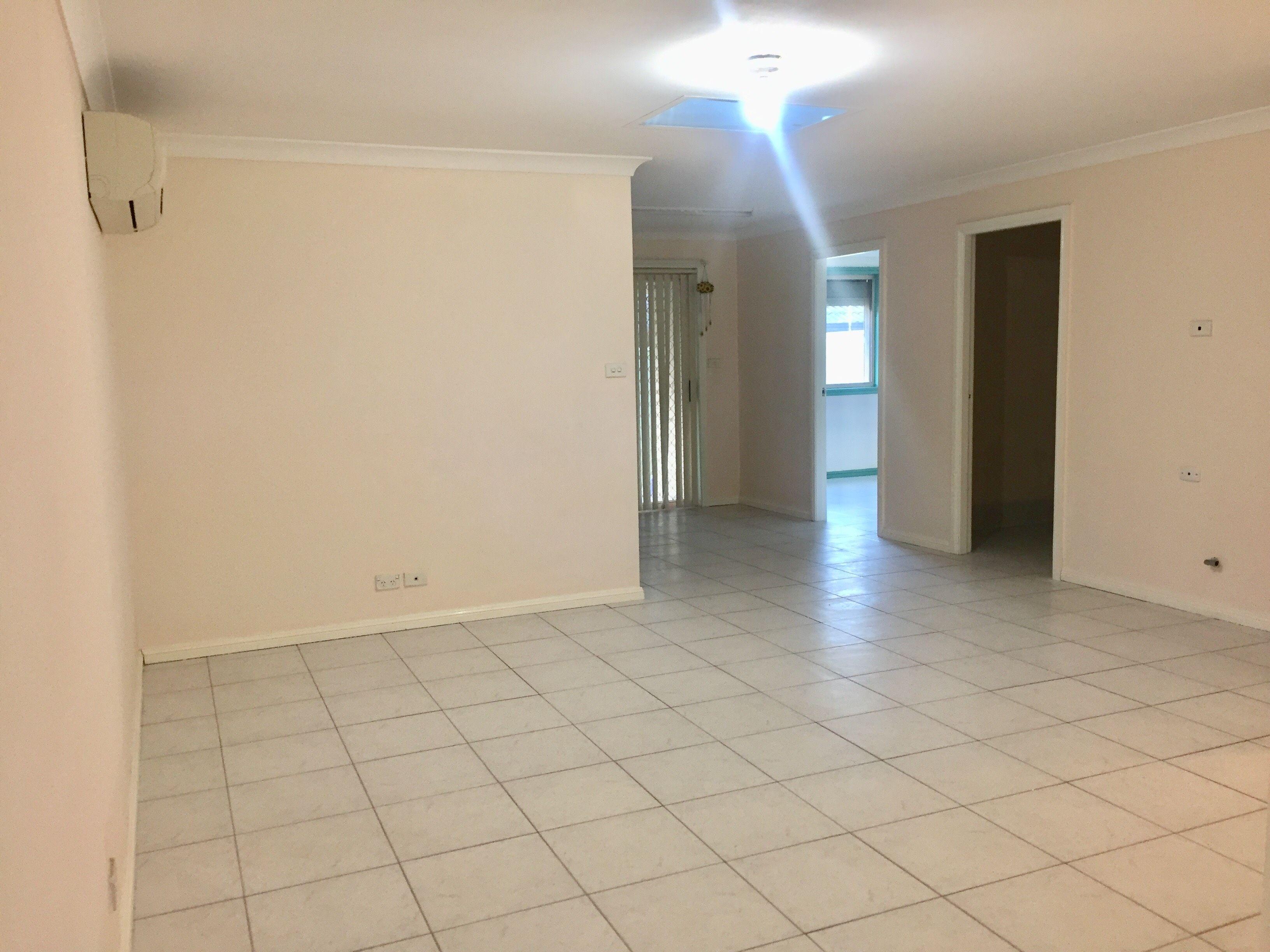 3 BEDROOM TOWNHOUSE IN CANLEY VALE