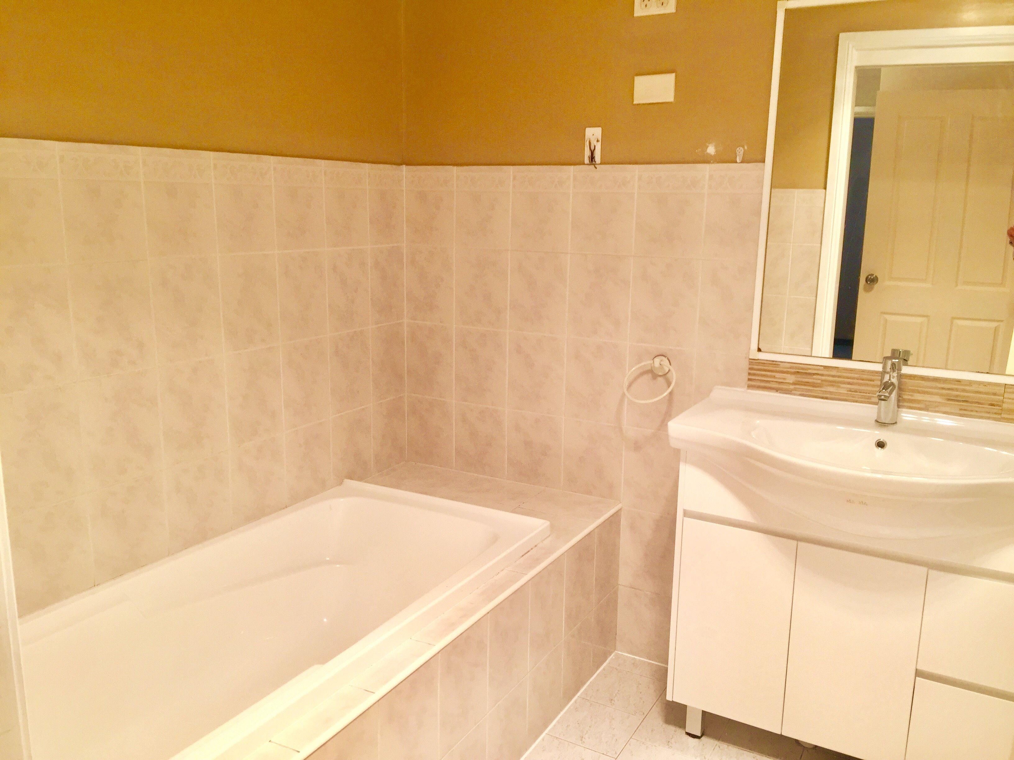 3 BEDROOM TOWNHOUSE IN CANLEY VALE