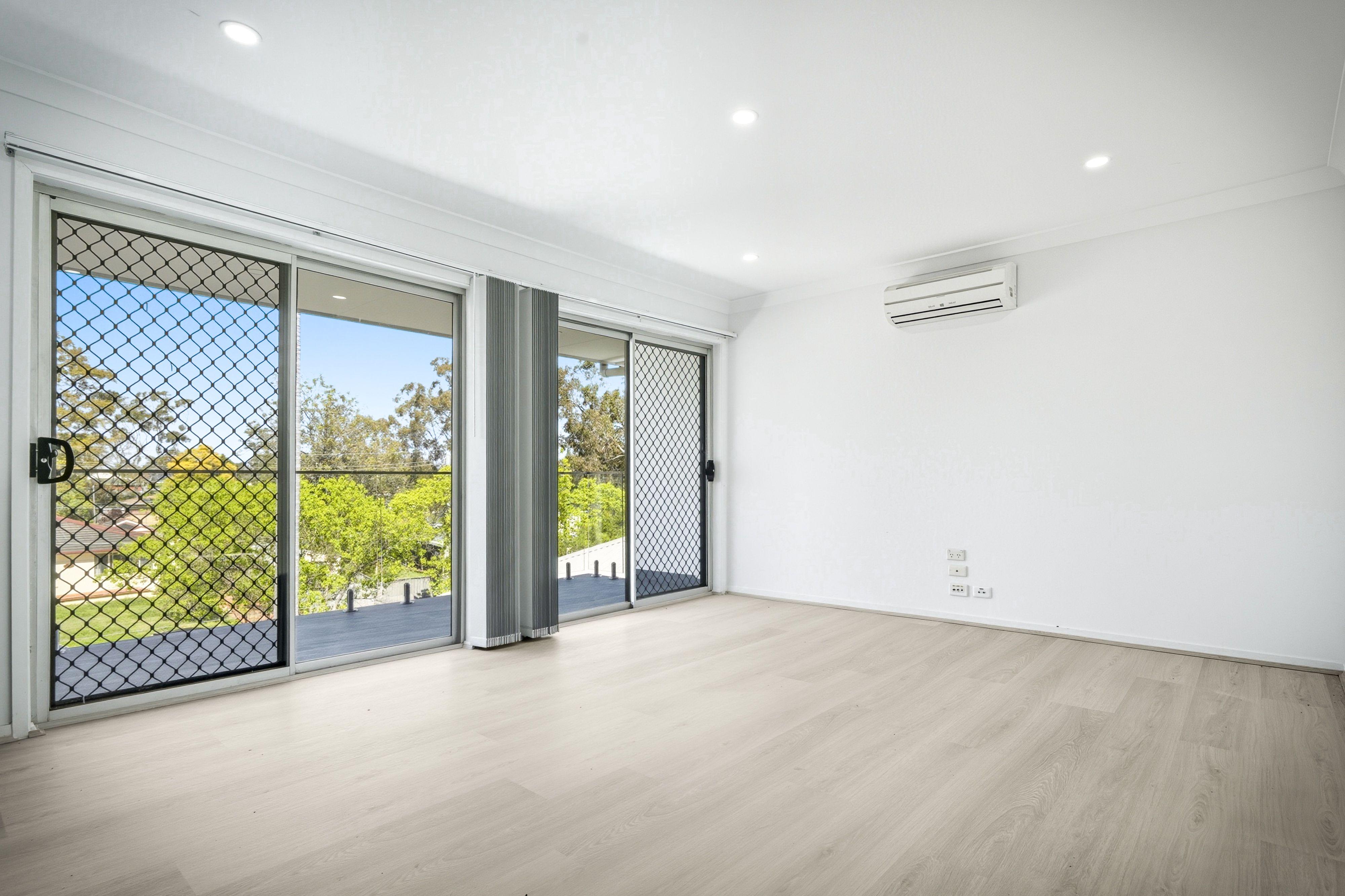 Spacious 5-Bedroom Family Home with Stunning Views!