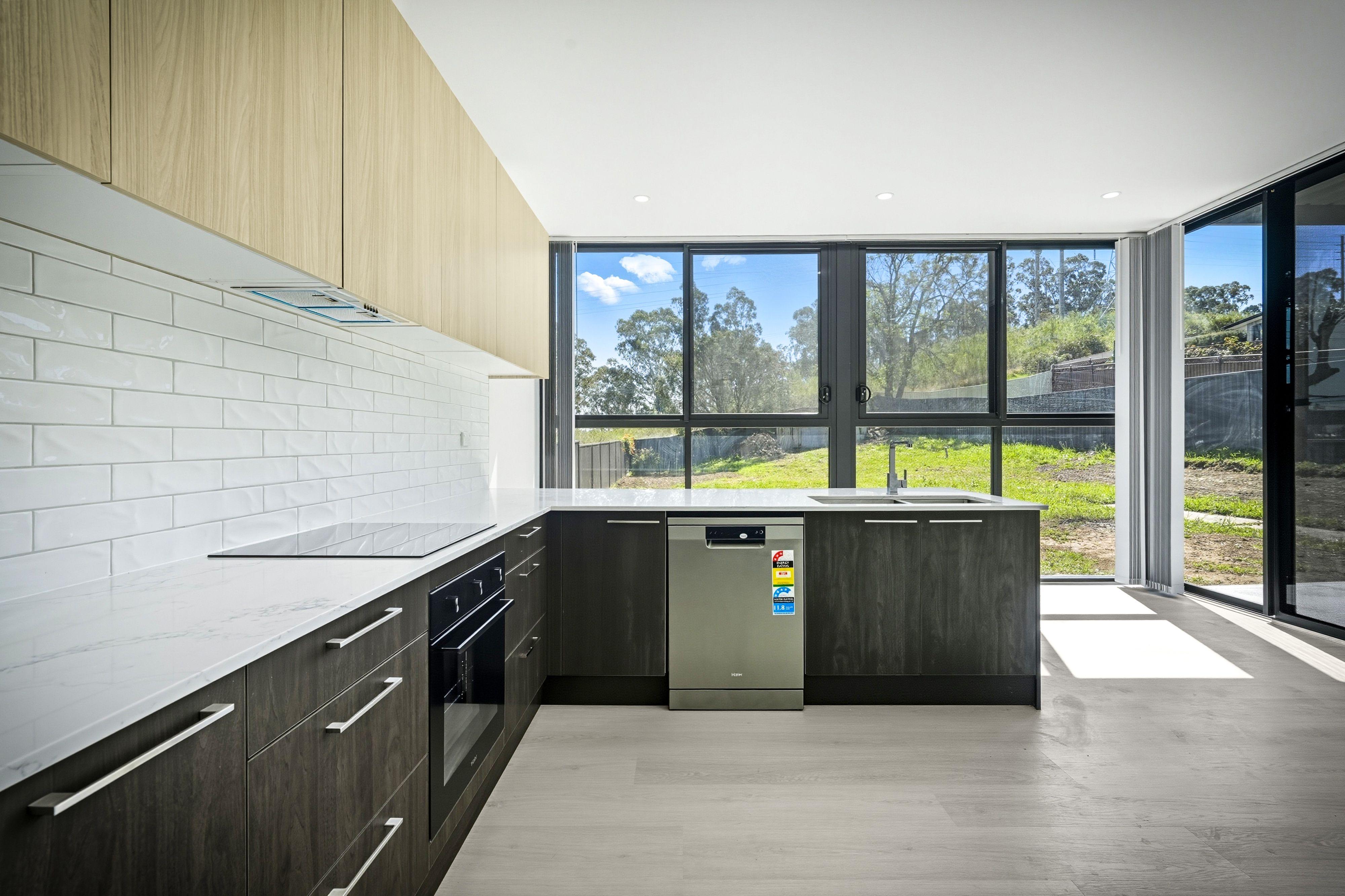 Spacious 5-Bedroom Family Home with Stunning Views!