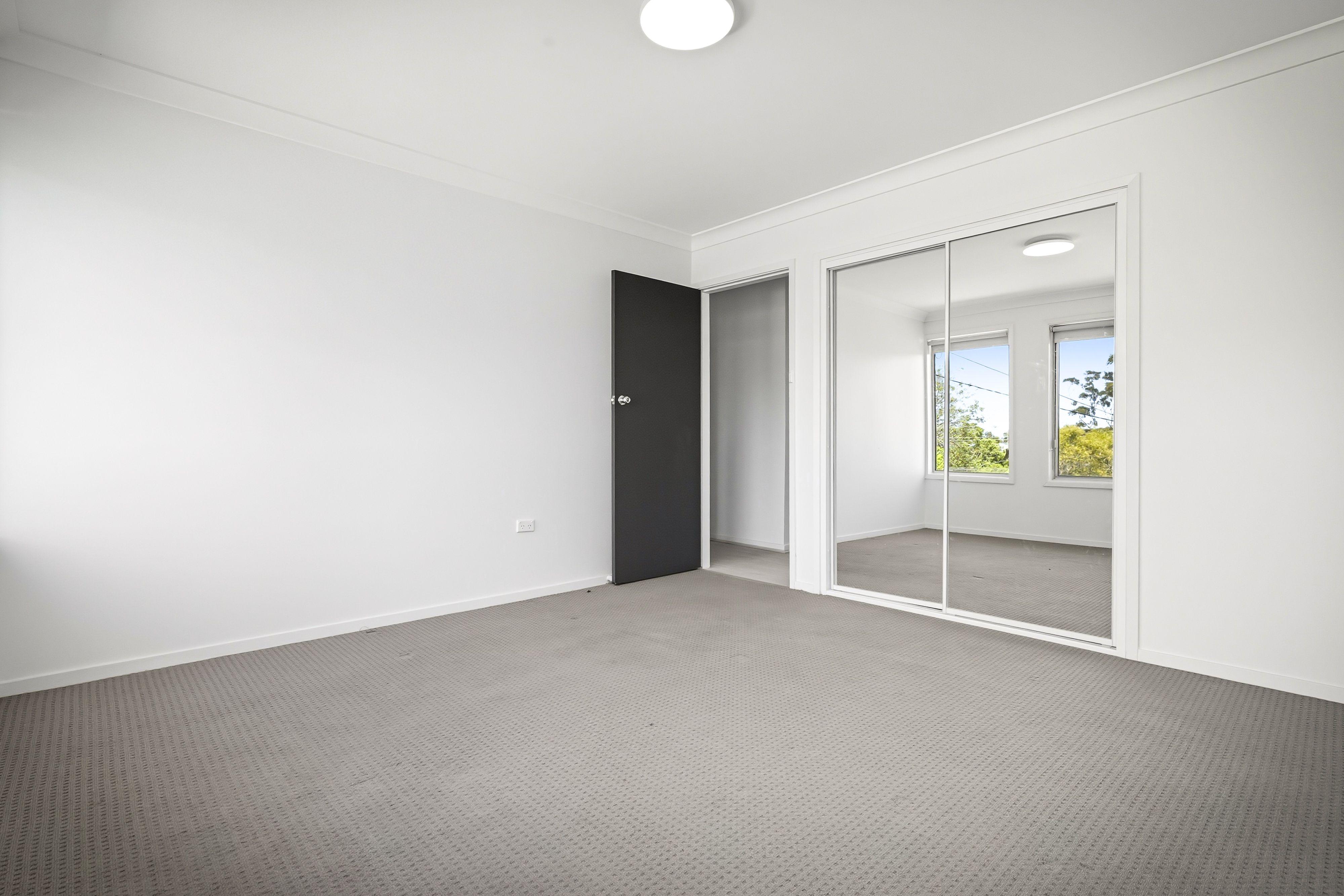 Spacious 5-Bedroom Family Home with Stunning Views!