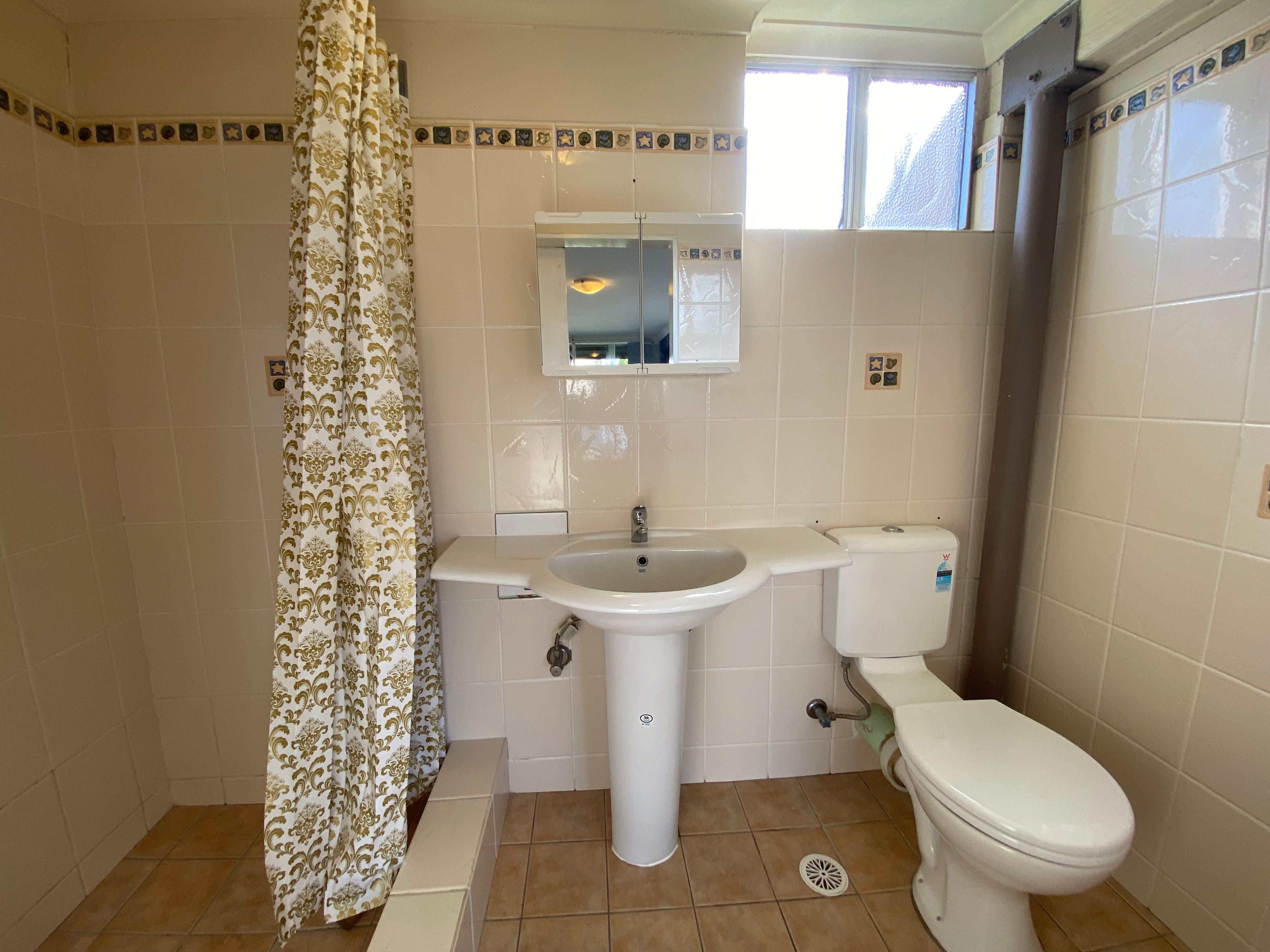 Low Maintenance - Well Maintained Unit