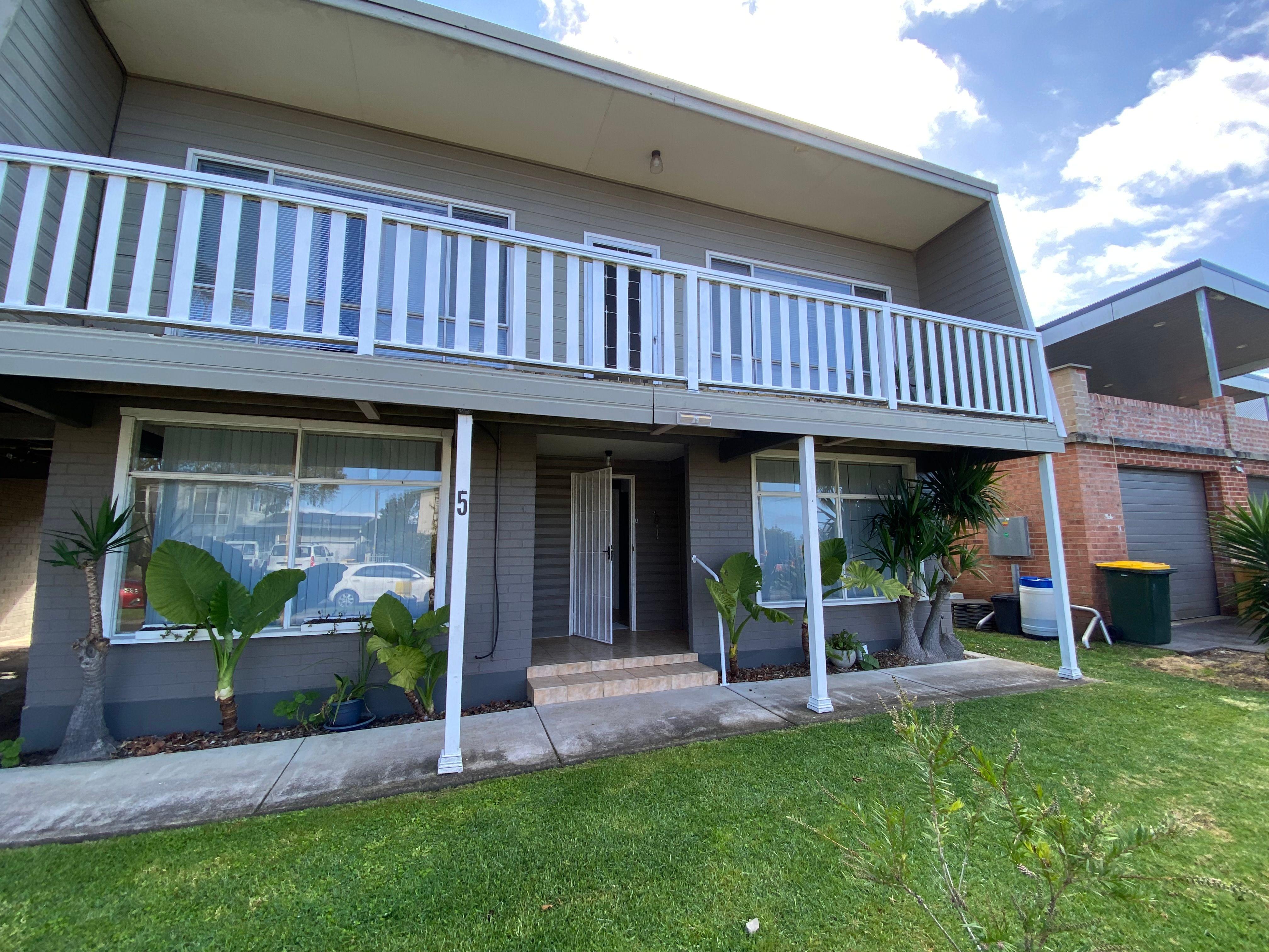 Low Maintenance - Well Maintained Unit