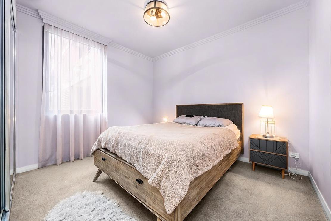 Stylish North-Facing 1 Bed with Oversized Entertainer's Balcony Unit