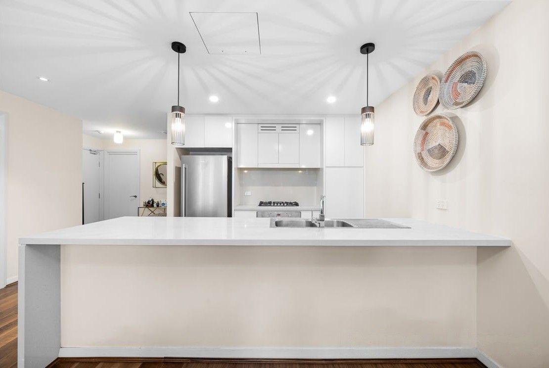 Stylish North-Facing 1 Bed with Oversized Entertainer's Balcony Unit