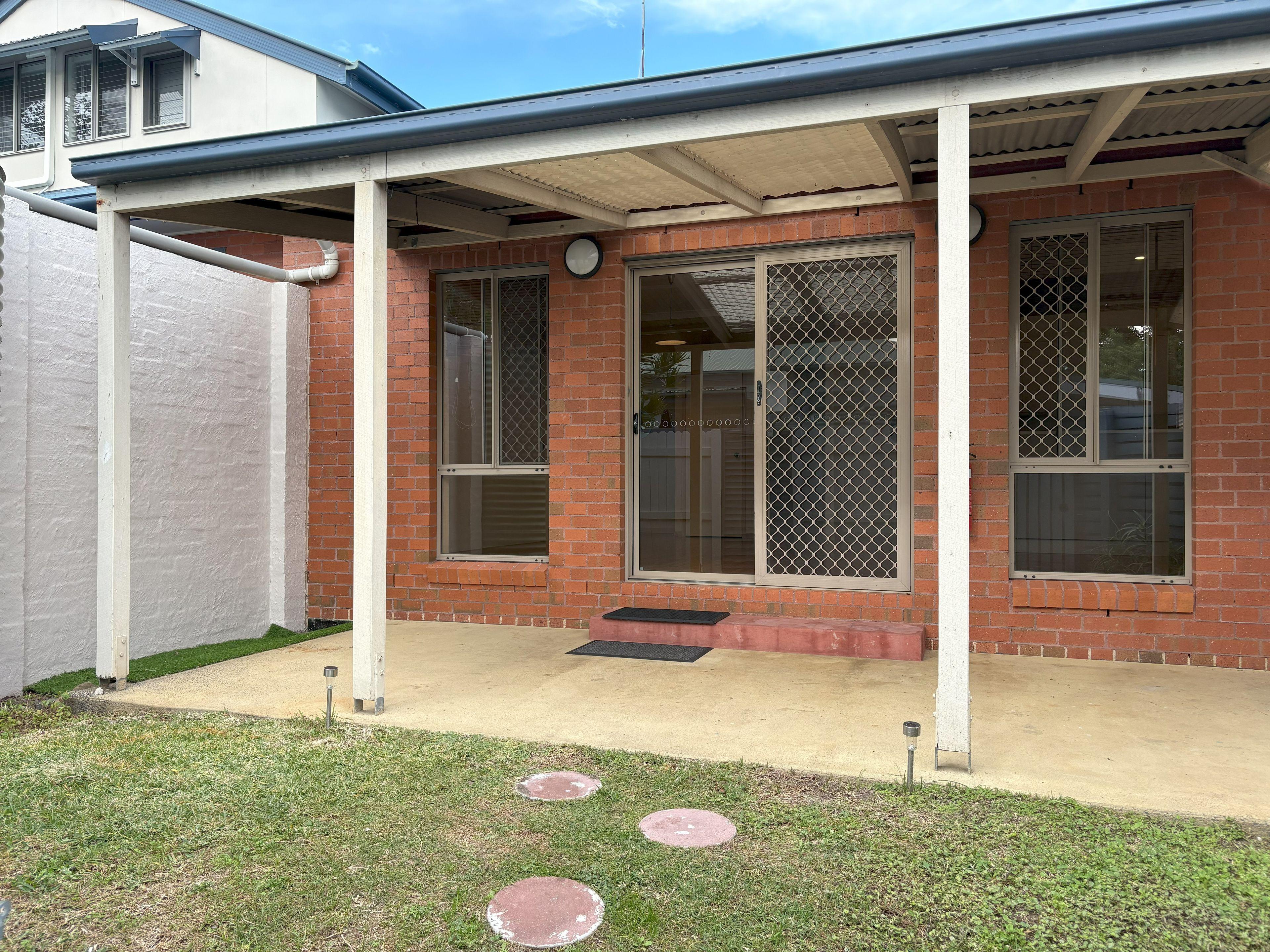 Prop-GPT: Townhouse: NSW Byron Bay, NSW 2481 Home For Rent