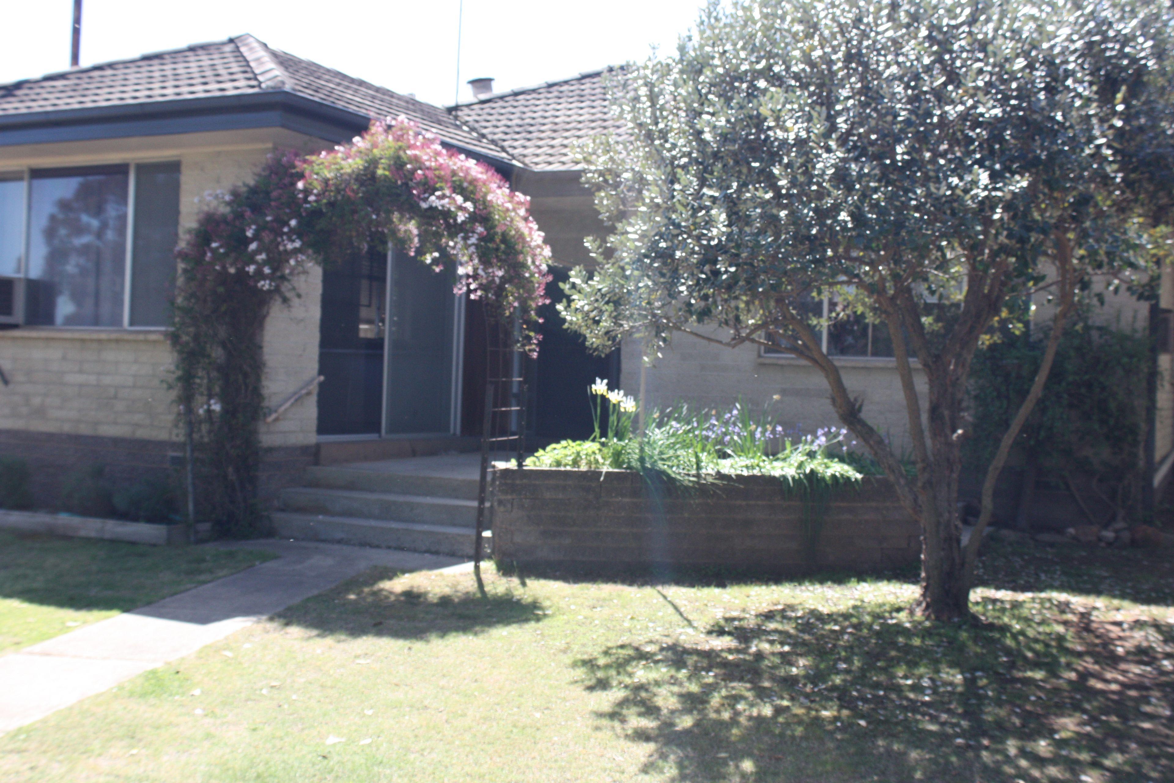Prop-GPT: House: NSW Corowa, NSW 2646 Home For Rent
