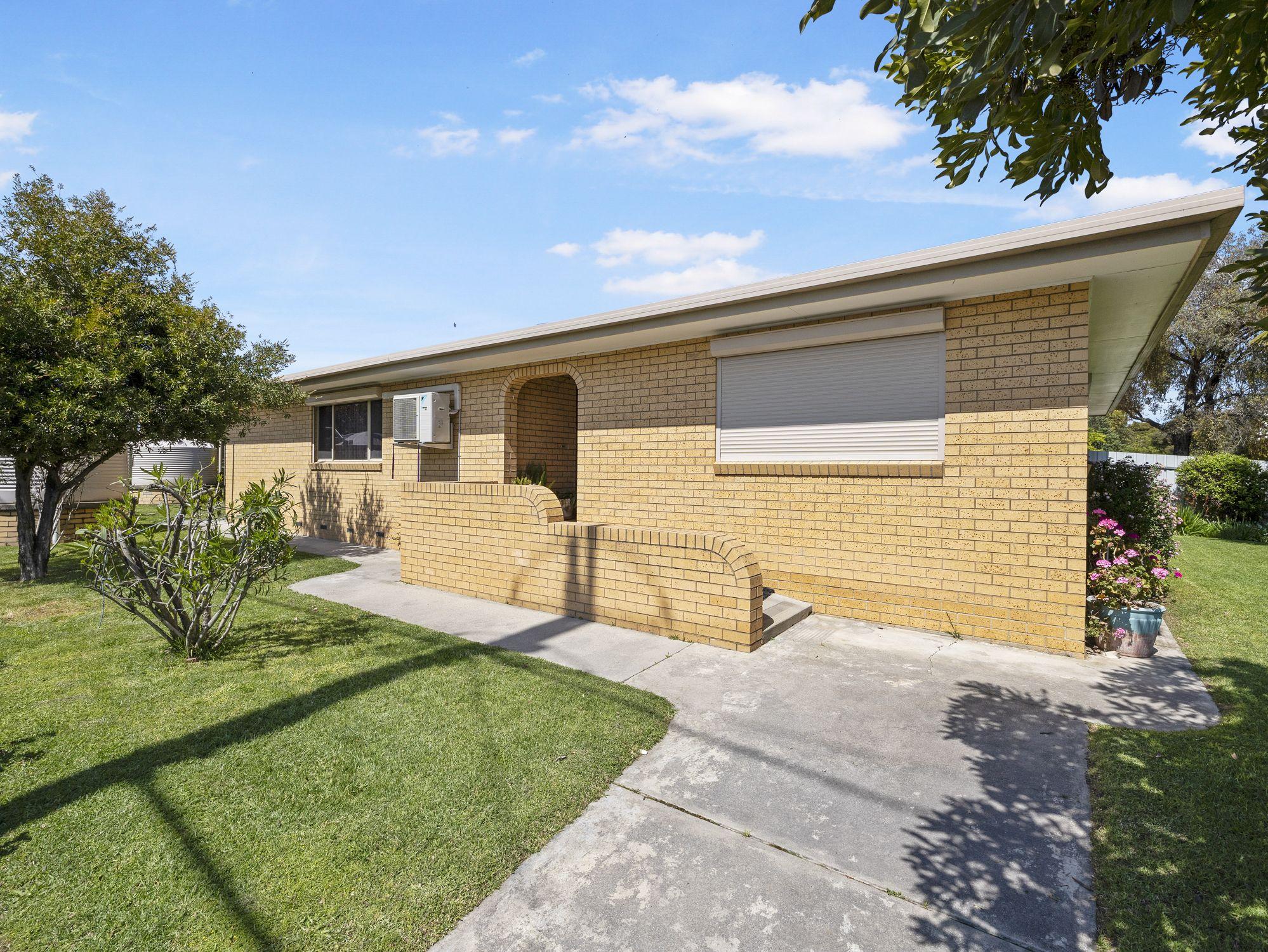 Spacious Family Living in the Heart of South Albury