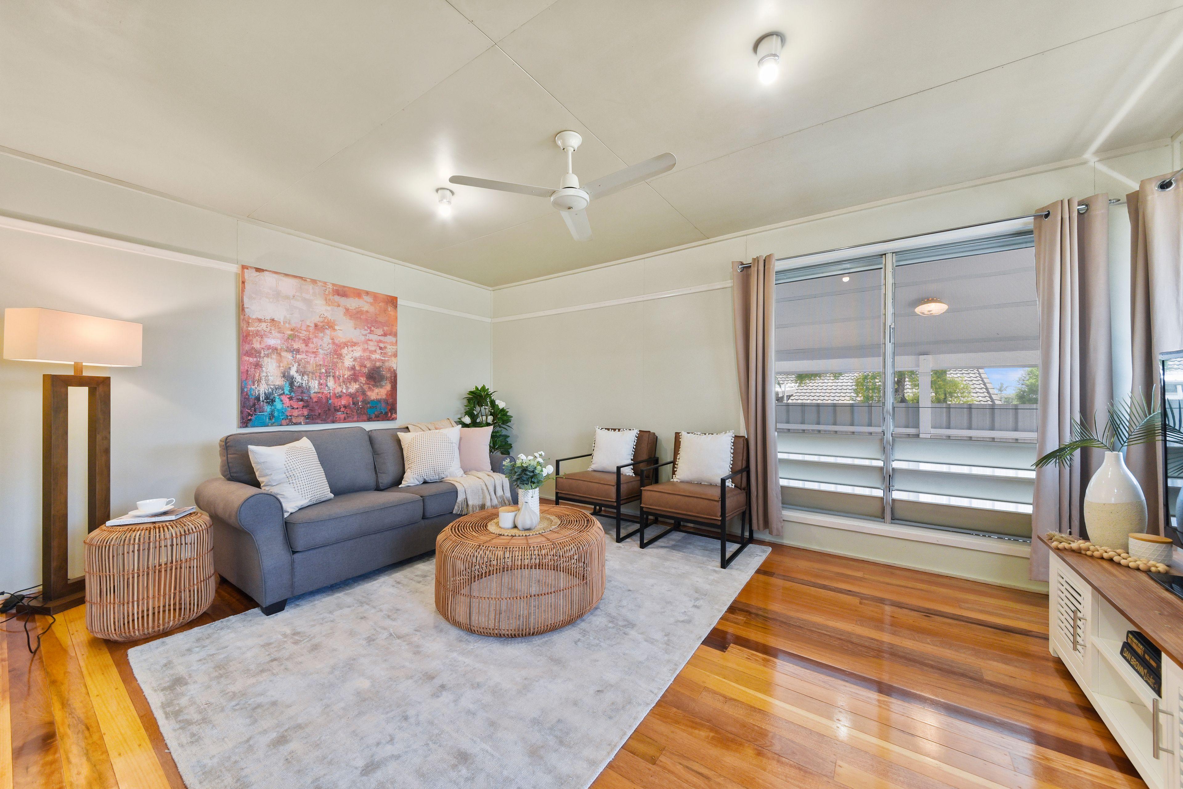 Lovely Little Lynette