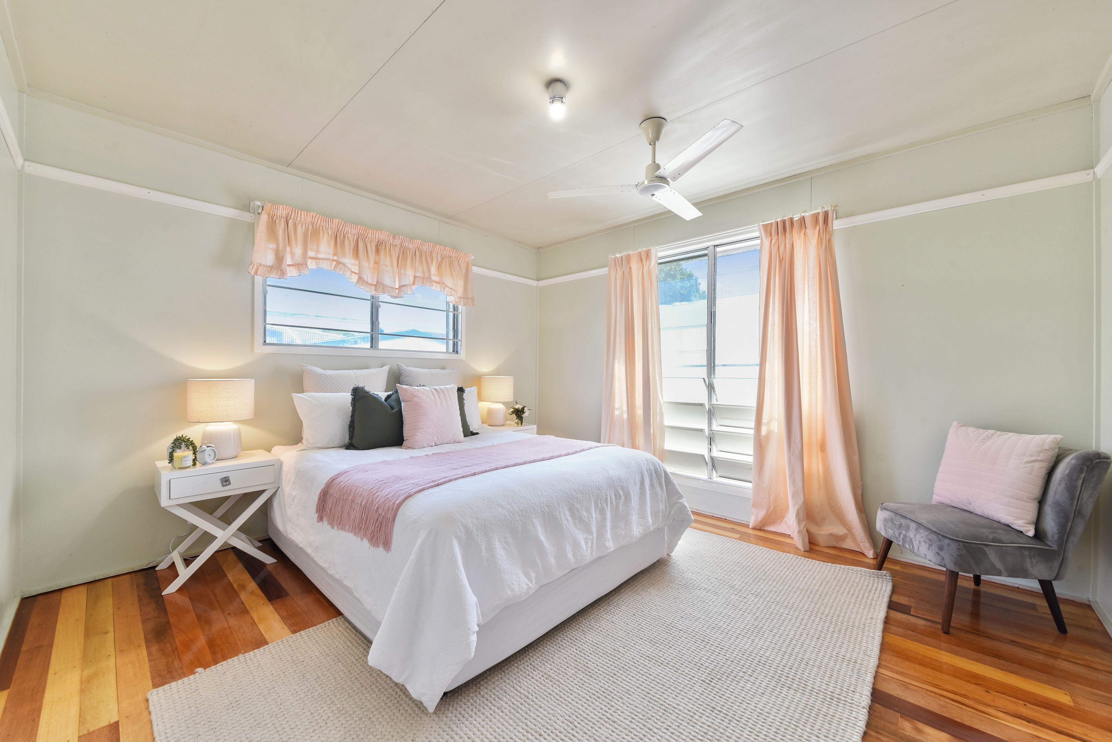 Lovely Little Lynette