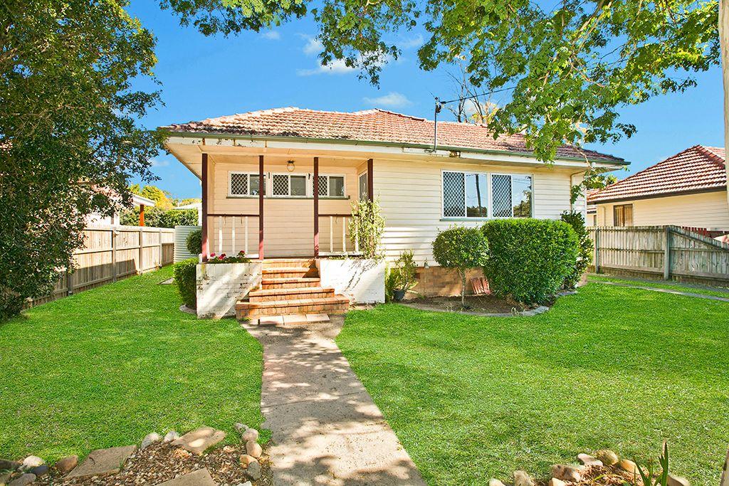 Prop-GPT: House: QLD Wavell Heights, QLD 4012 Home For Rent