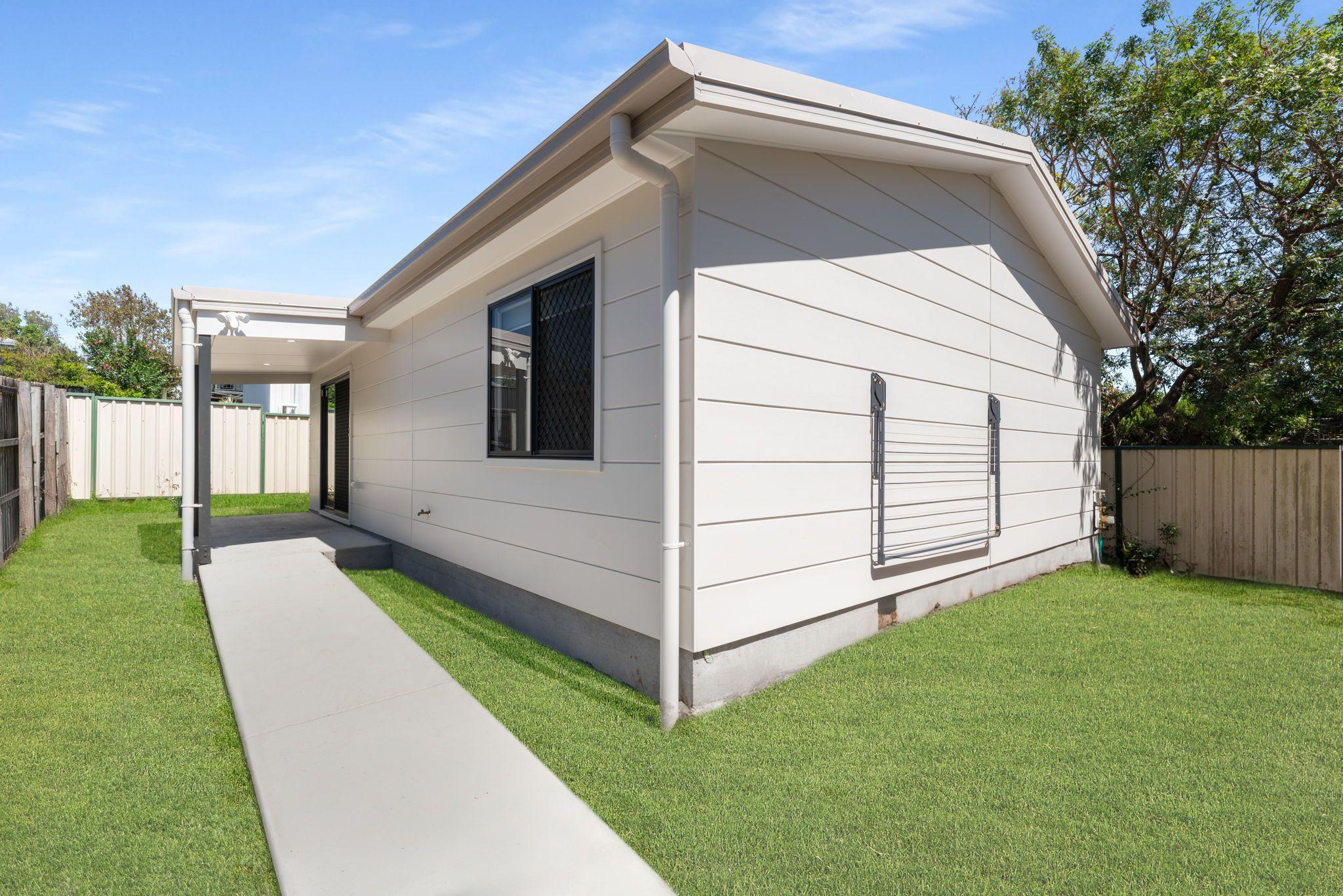 Prop-GPT: House: QLD Eight Mile Plains, QLD 4113 Home For Rent