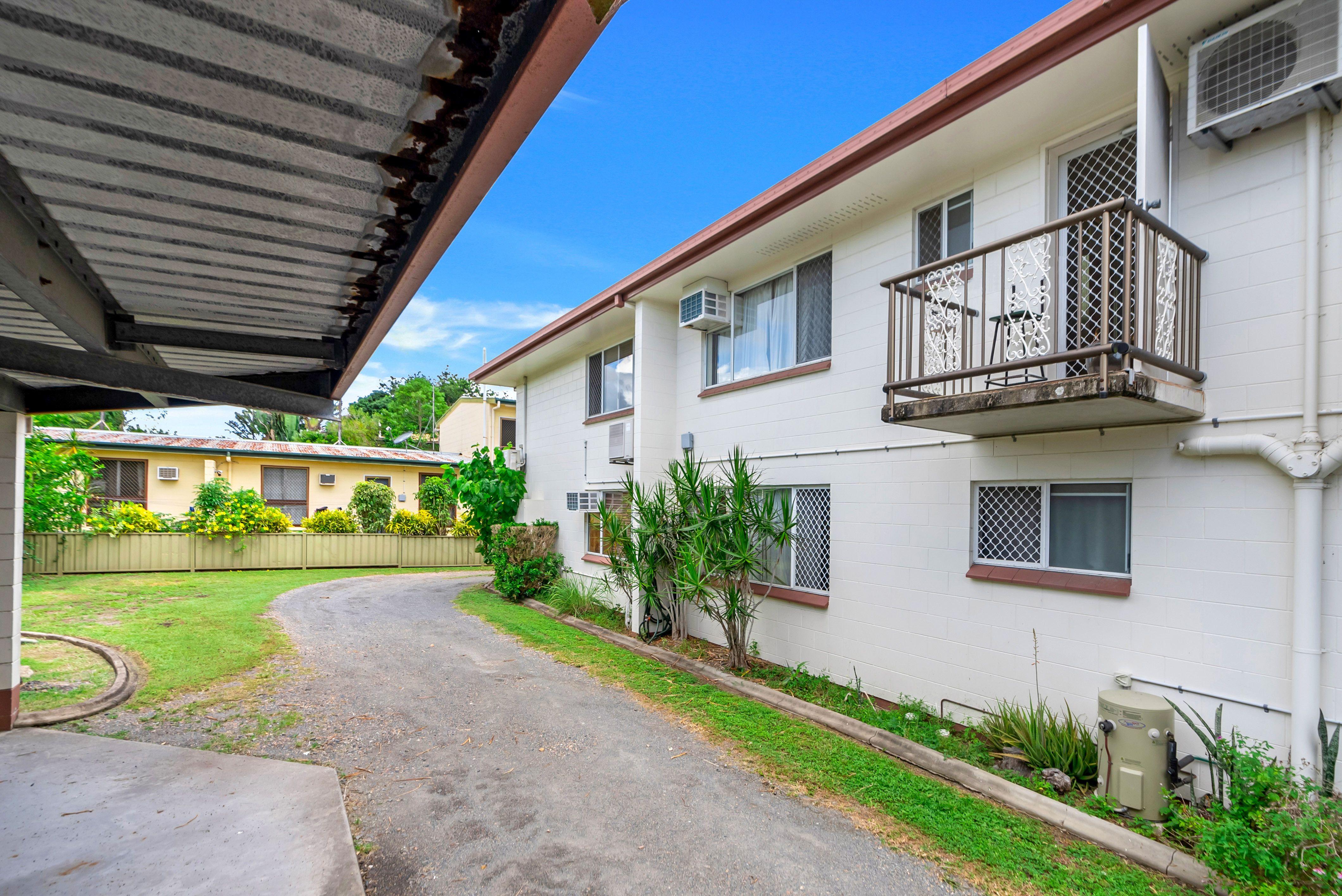 Modern & Convenient Living - Walk to DFO!