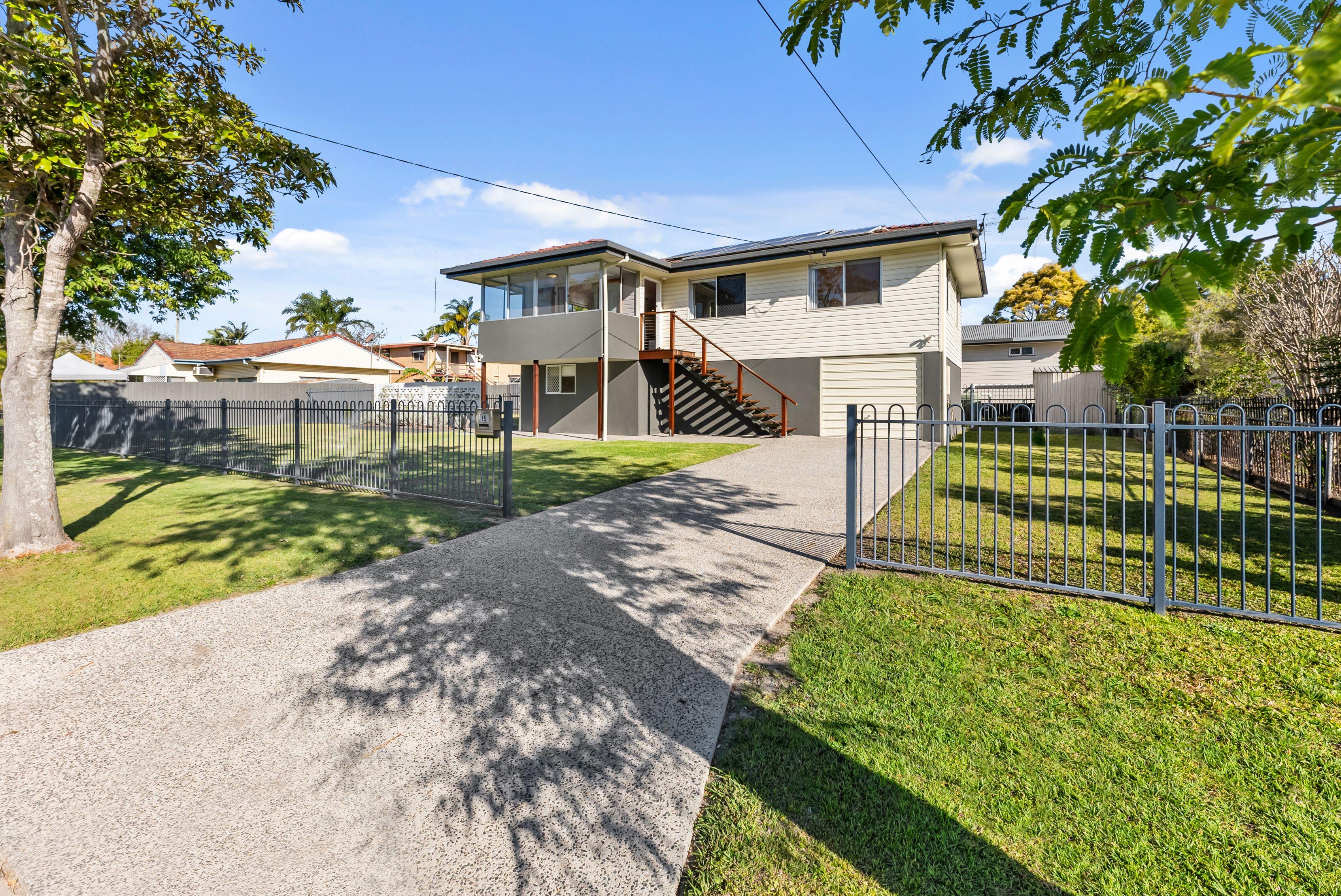 Coastal Living Just Moments from Suttons Beach!