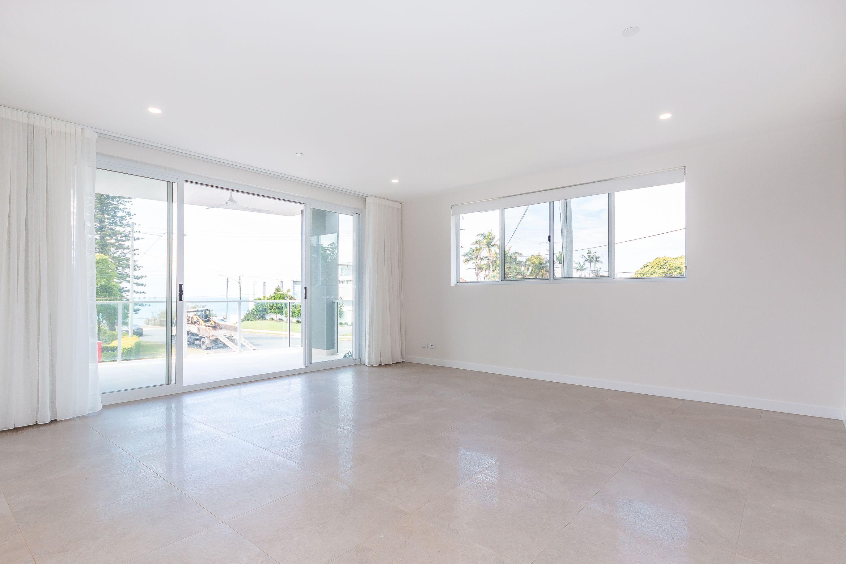 Stunning 3-Bedroom Apartment with Spectacular Views of Moreton Bay!