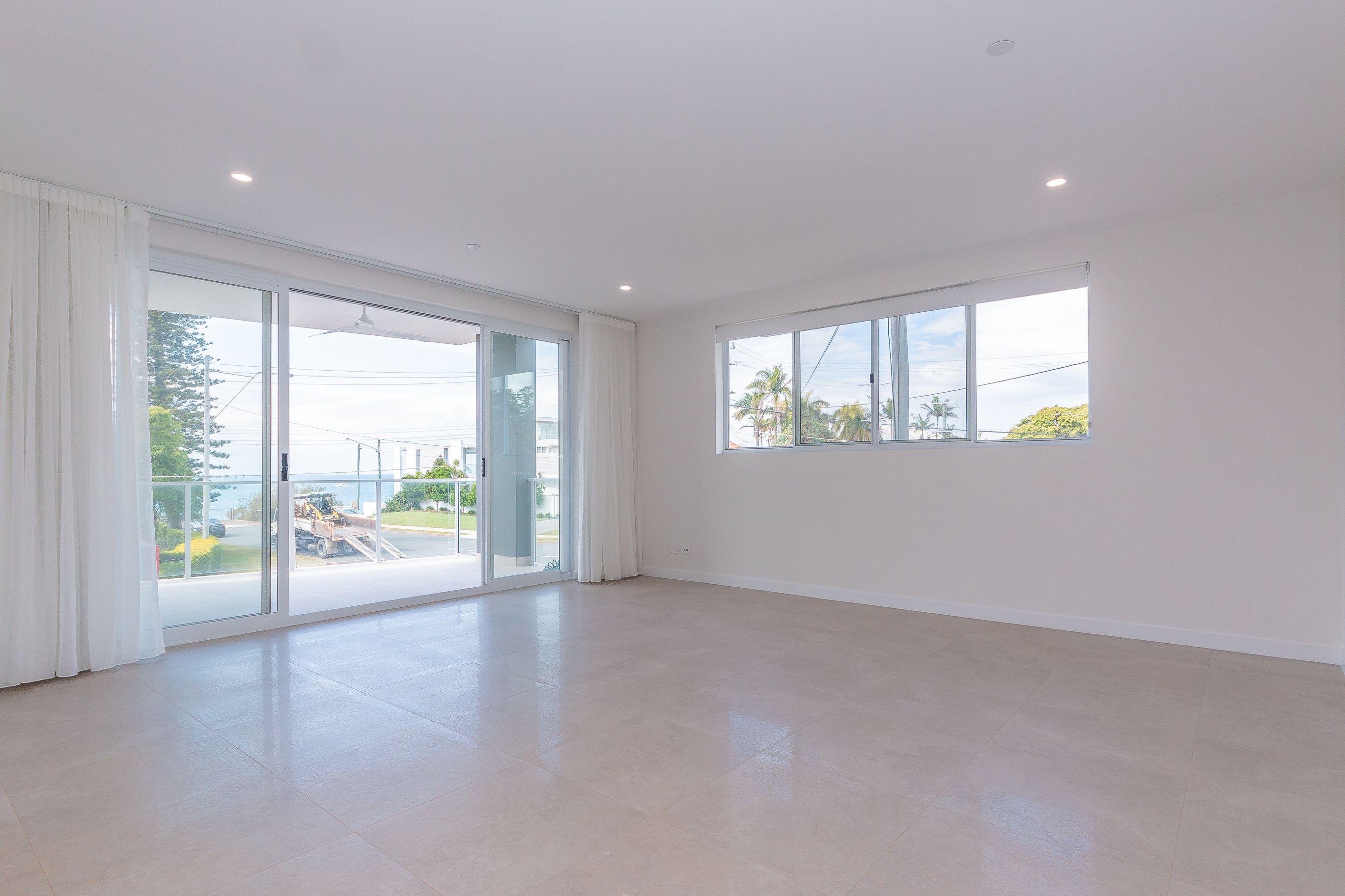 Stunning 3-Bedroom Apartment with Spectacular Views of Moreton Bay!