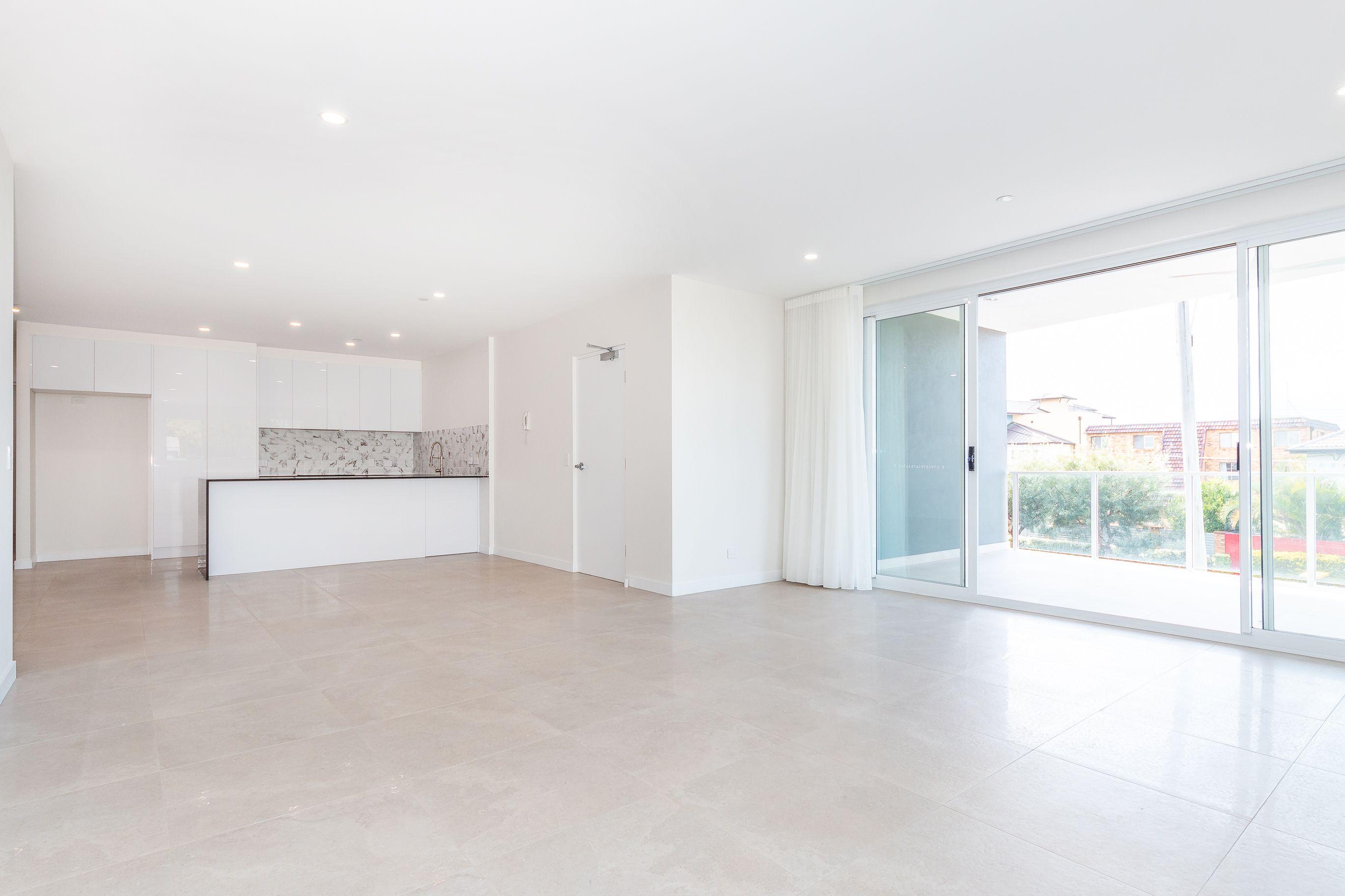 Stunning 3-Bedroom Apartment with Spectacular Views of Moreton Bay!