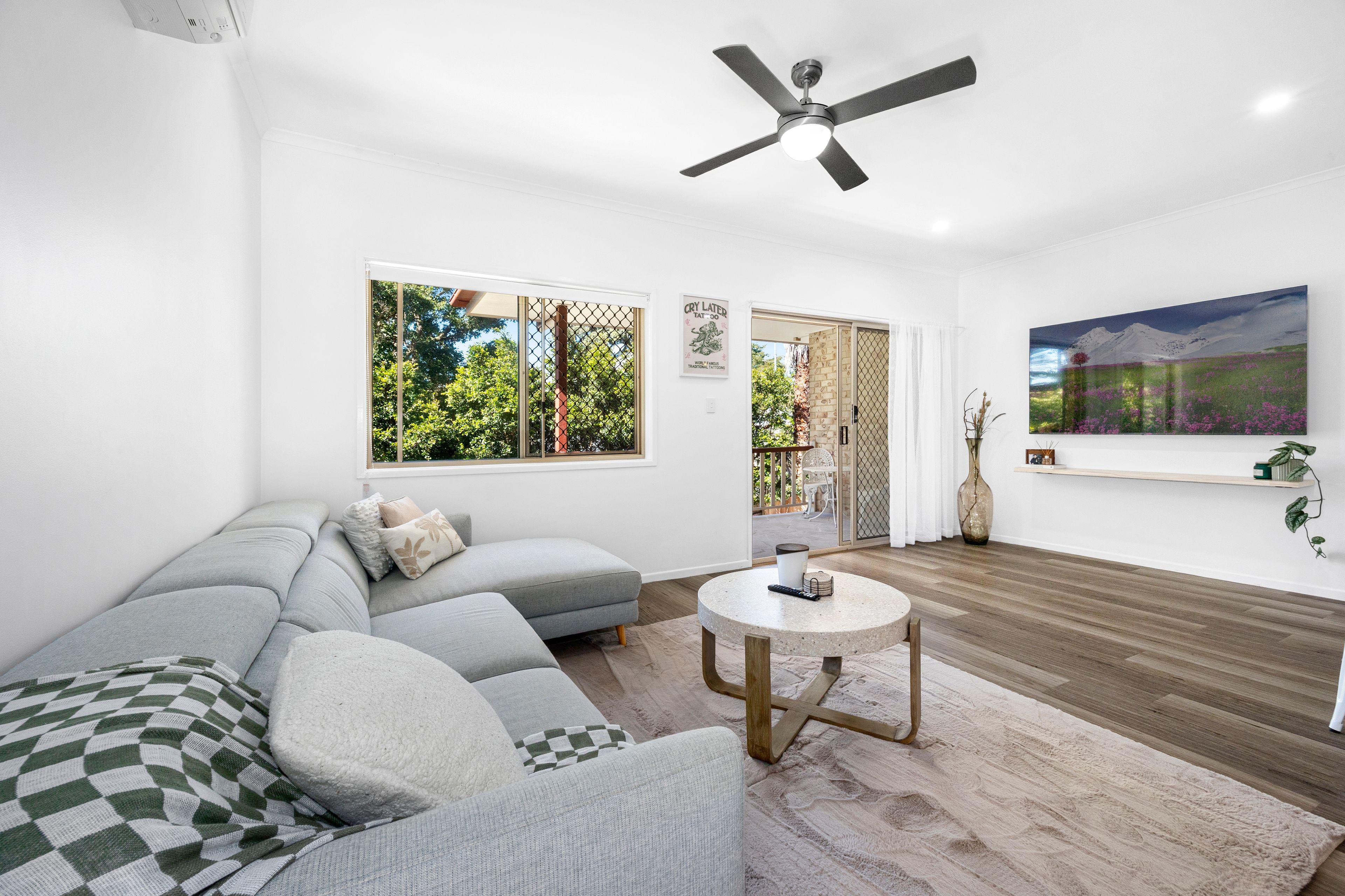 BEAUTIFULLY RENOVATED UNIT FOR RENT - PRIME LOCATION!