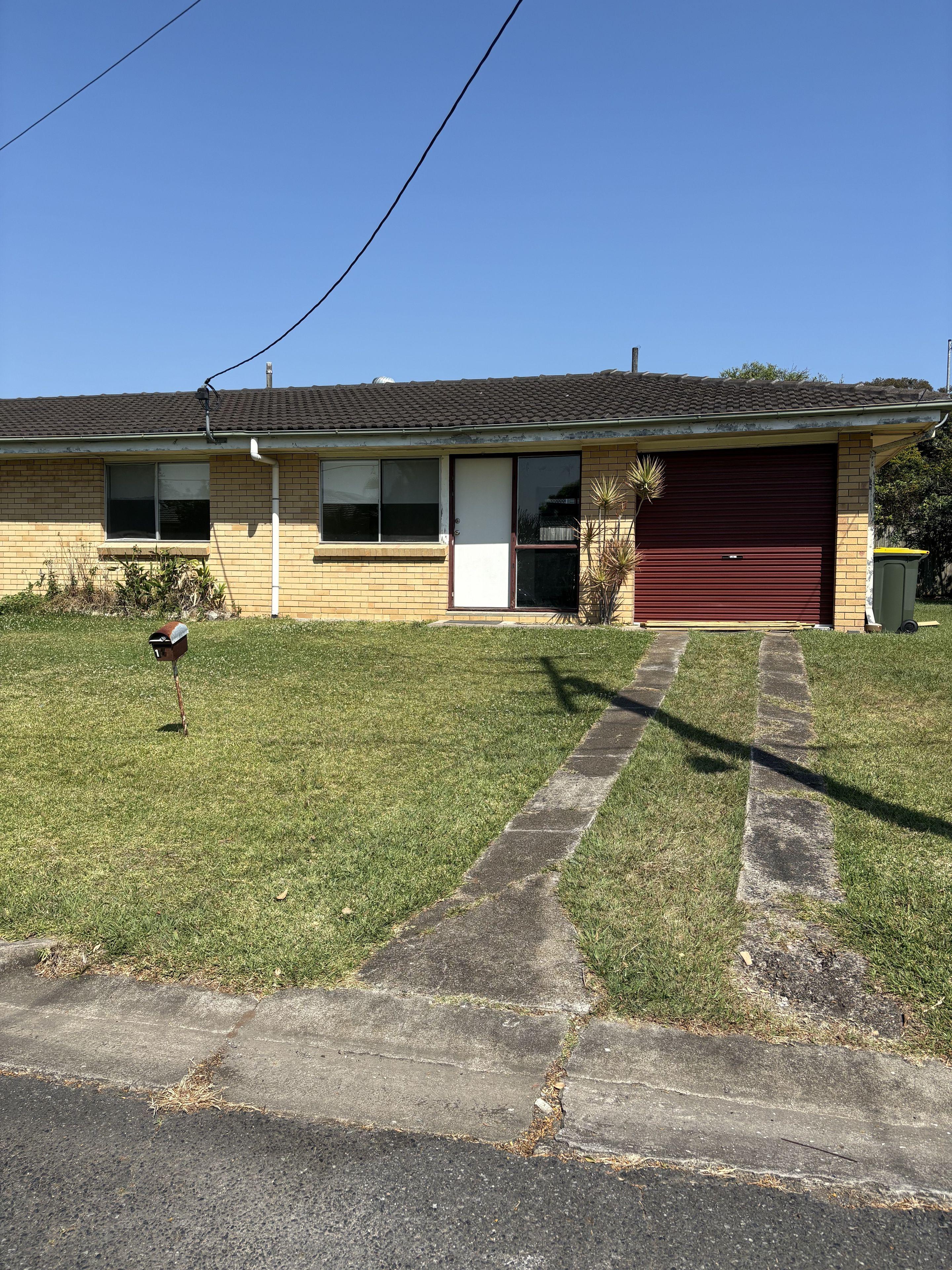 Prop-GPT: House: QLD Oxley, QLD 4075 Home For Rent