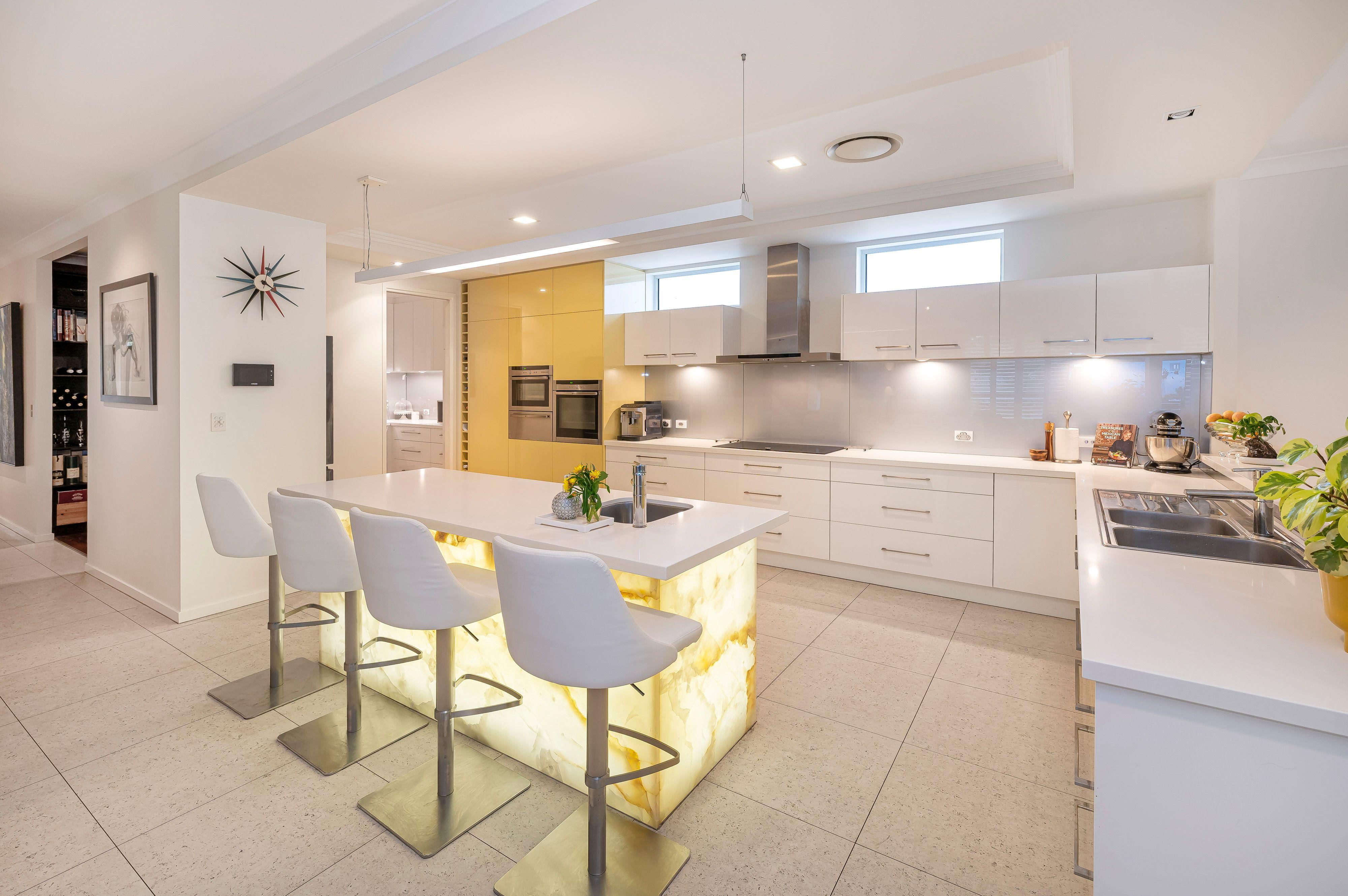 Prime Property on Pring St