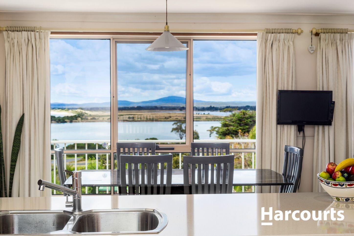 15 Emma St, BRIDPORT, TAS 7262 - House for Rent - harcourts.net