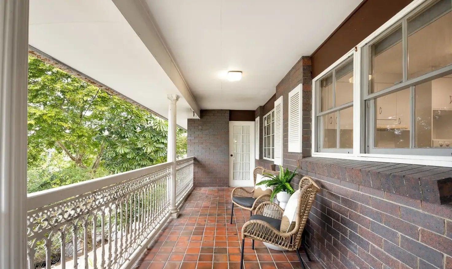 Prop-GPT: House: QLD Chapel Hill, QLD 4069 Queensland 4069