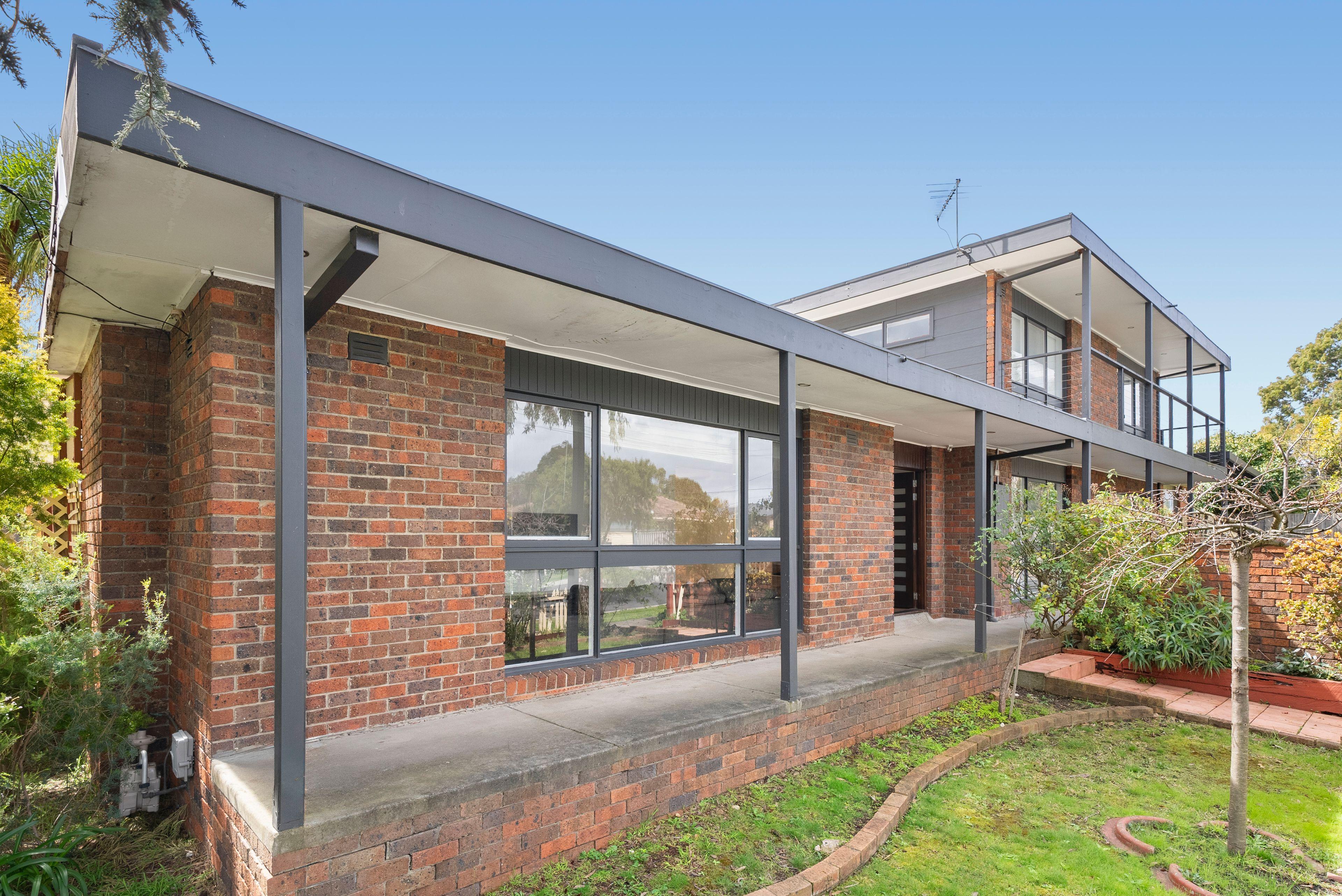 Prop-GPT: House: VIC Scoresby, VIC 3179 Home For Rent