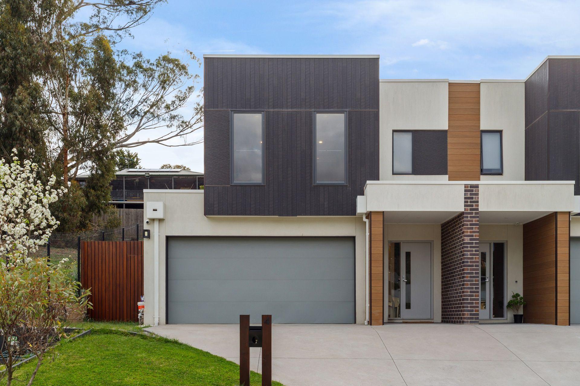 Prop-GPT: House: VIC Chirnside Park, VIC 3116 Home For Rent