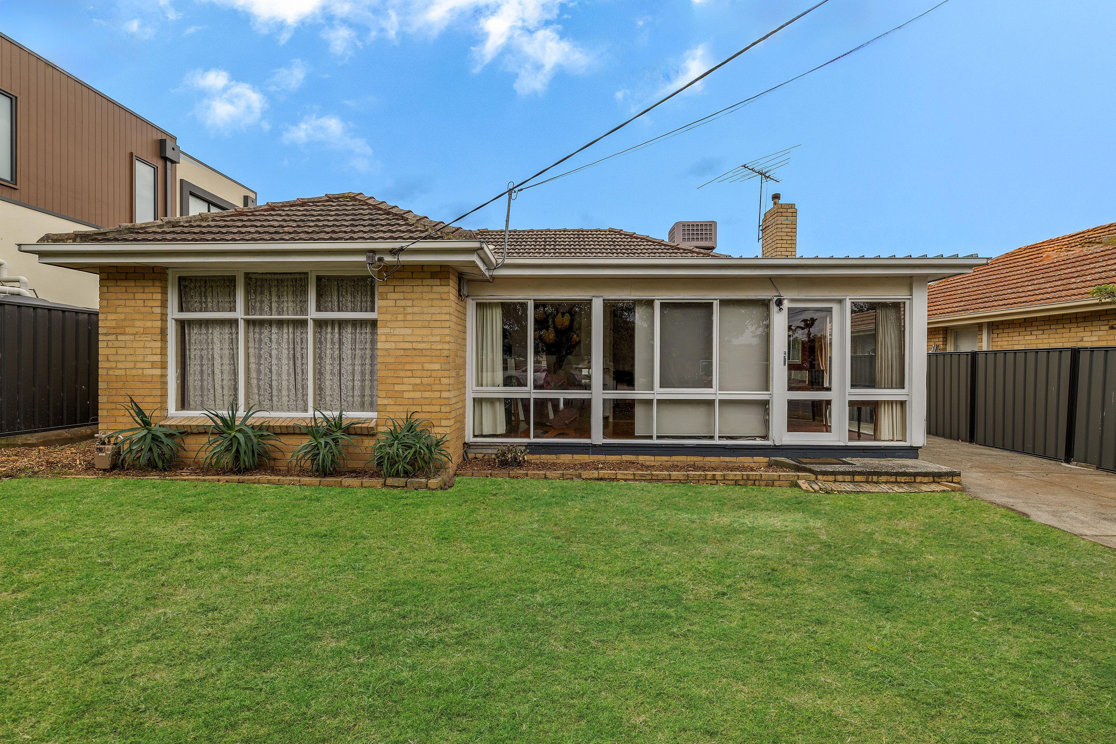 Prop-GPT: House: VIC Mentone, VIC 3194 Home For Rent