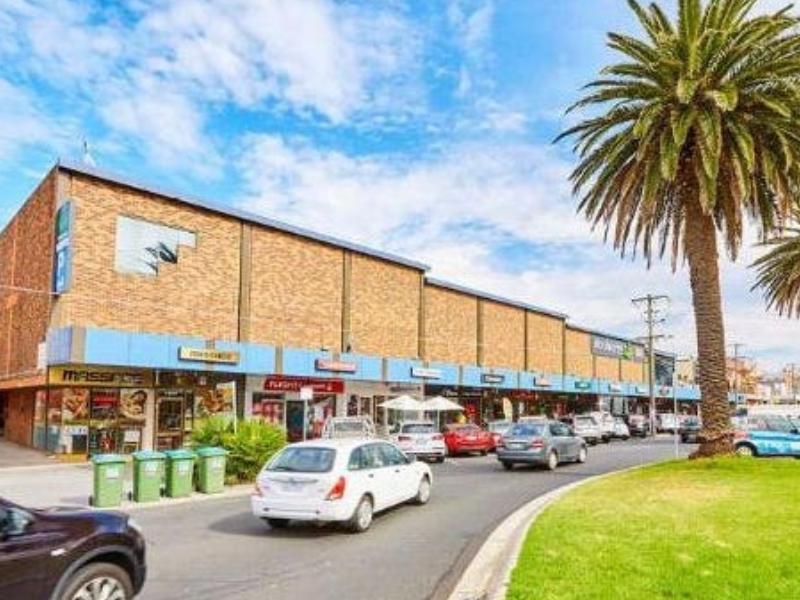 ONE BEDROOM CLOSE TO BEACH, STATION AND SHOPPING CENTRE