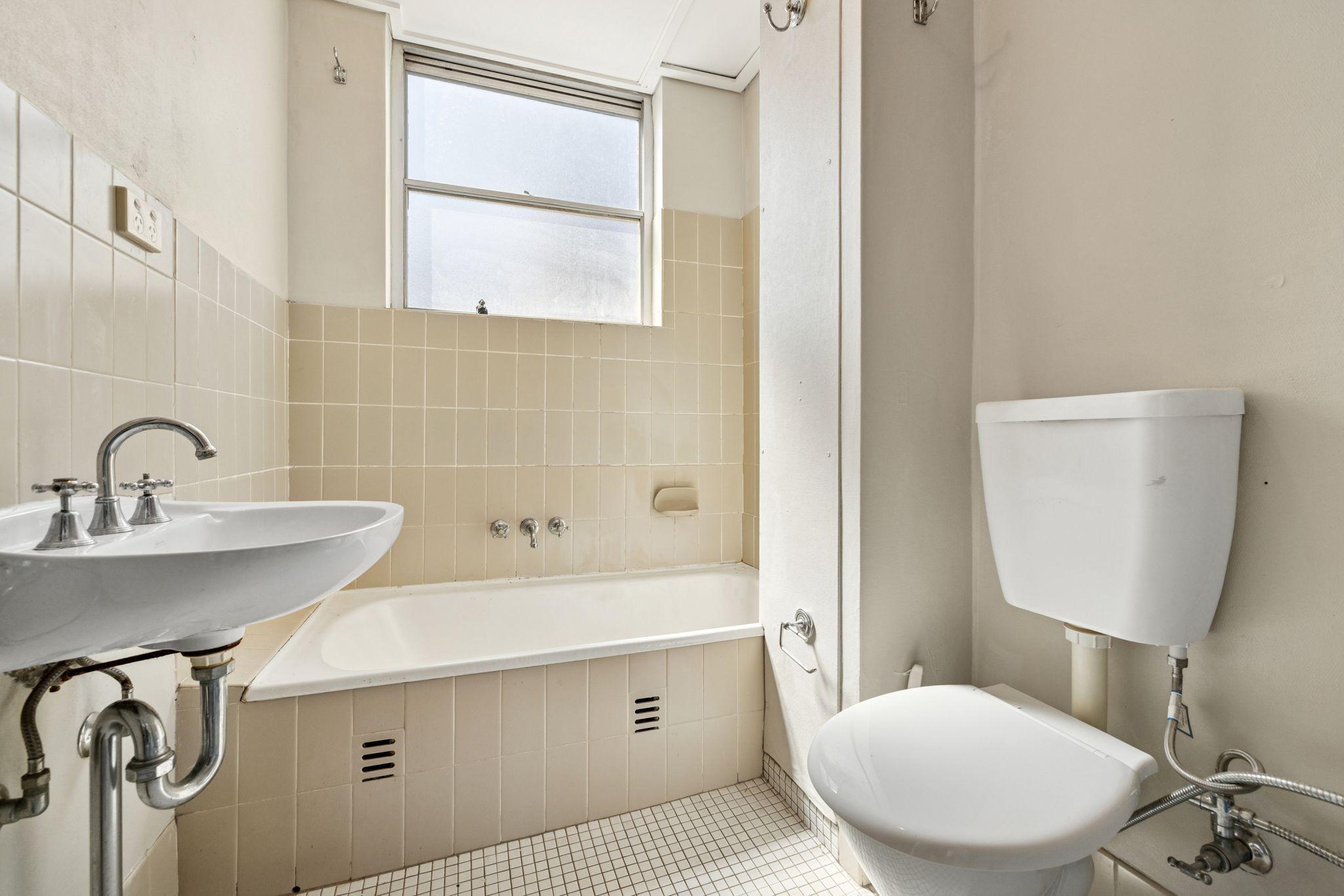 One Bedroom Apartment Offering Fabulous City Skyline Views