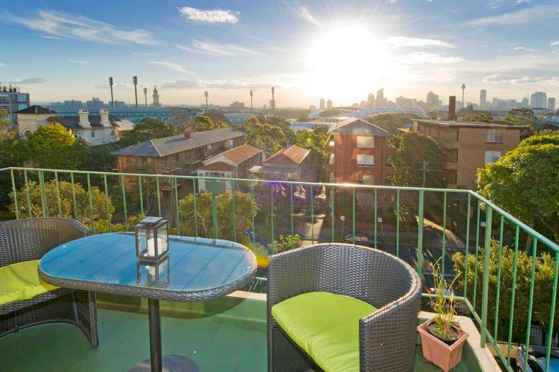 One Bedroom Apartment Offering Fabulous City Skyline Views