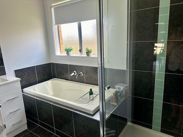 FOR LEASE. 11 CHISNALL STREET, COROWA