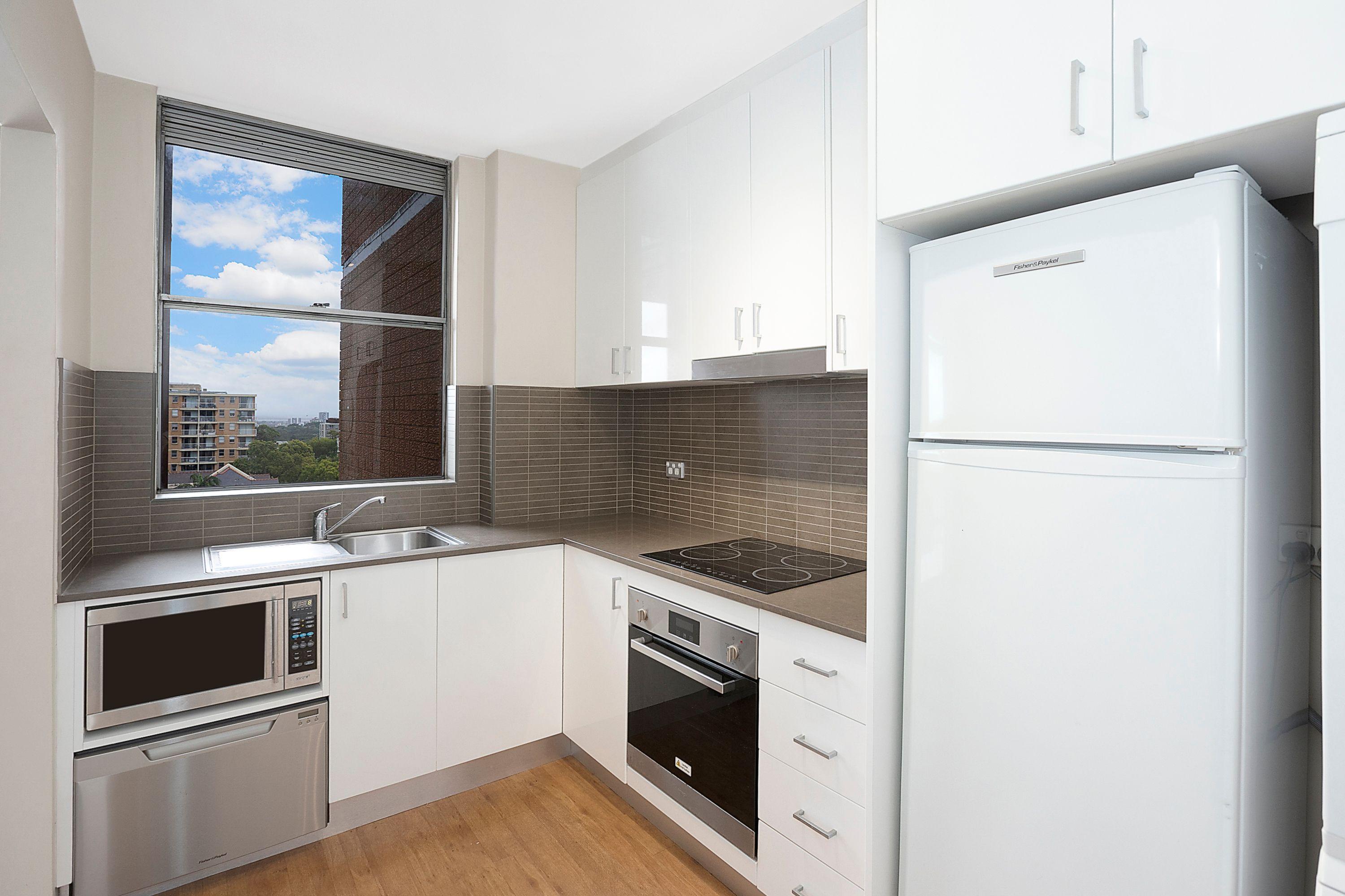 Large One Bedrooom Apartment in Unbeatable Parkside Location