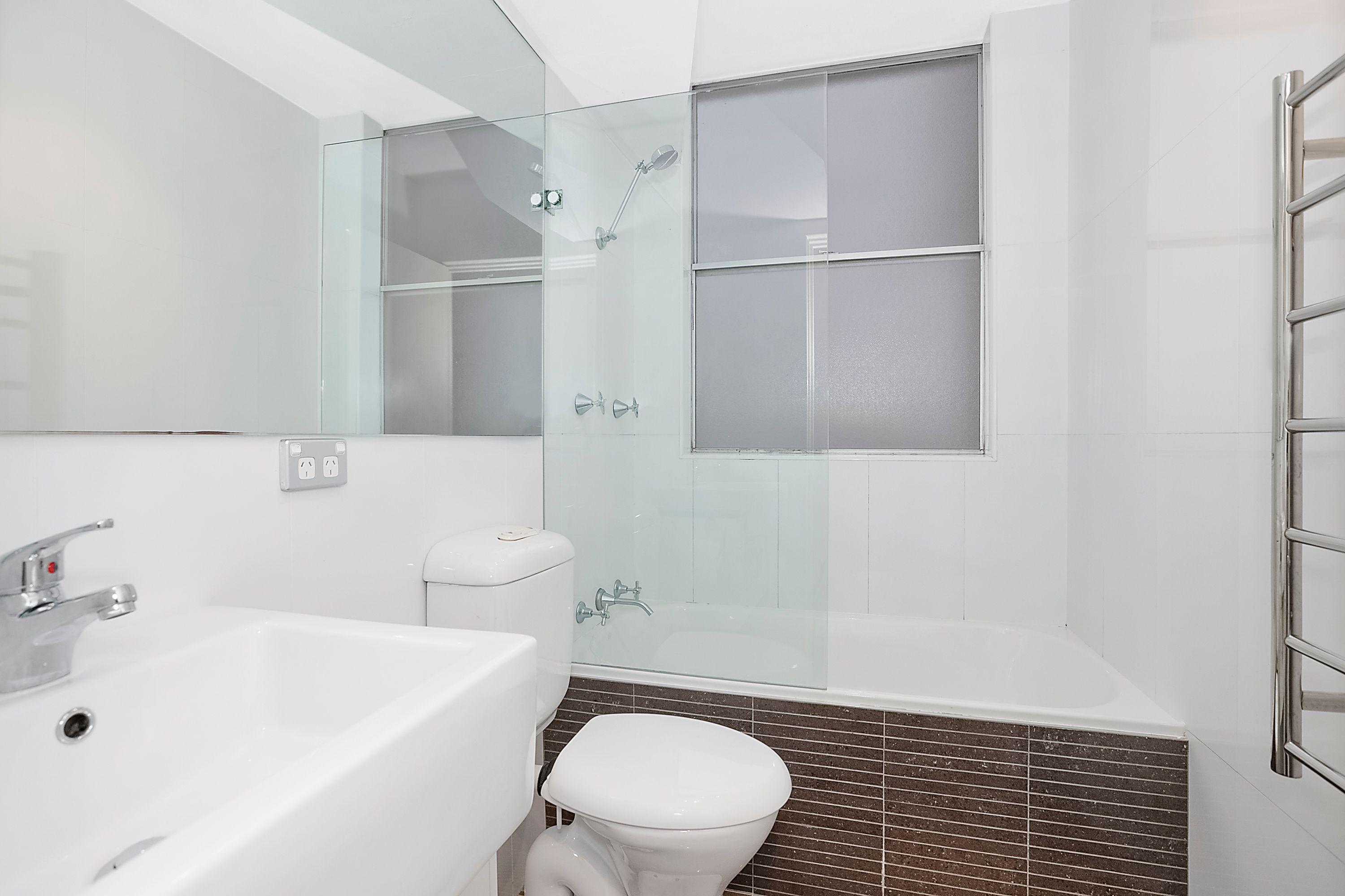 Large One Bedrooom Apartment in Unbeatable Parkside Location