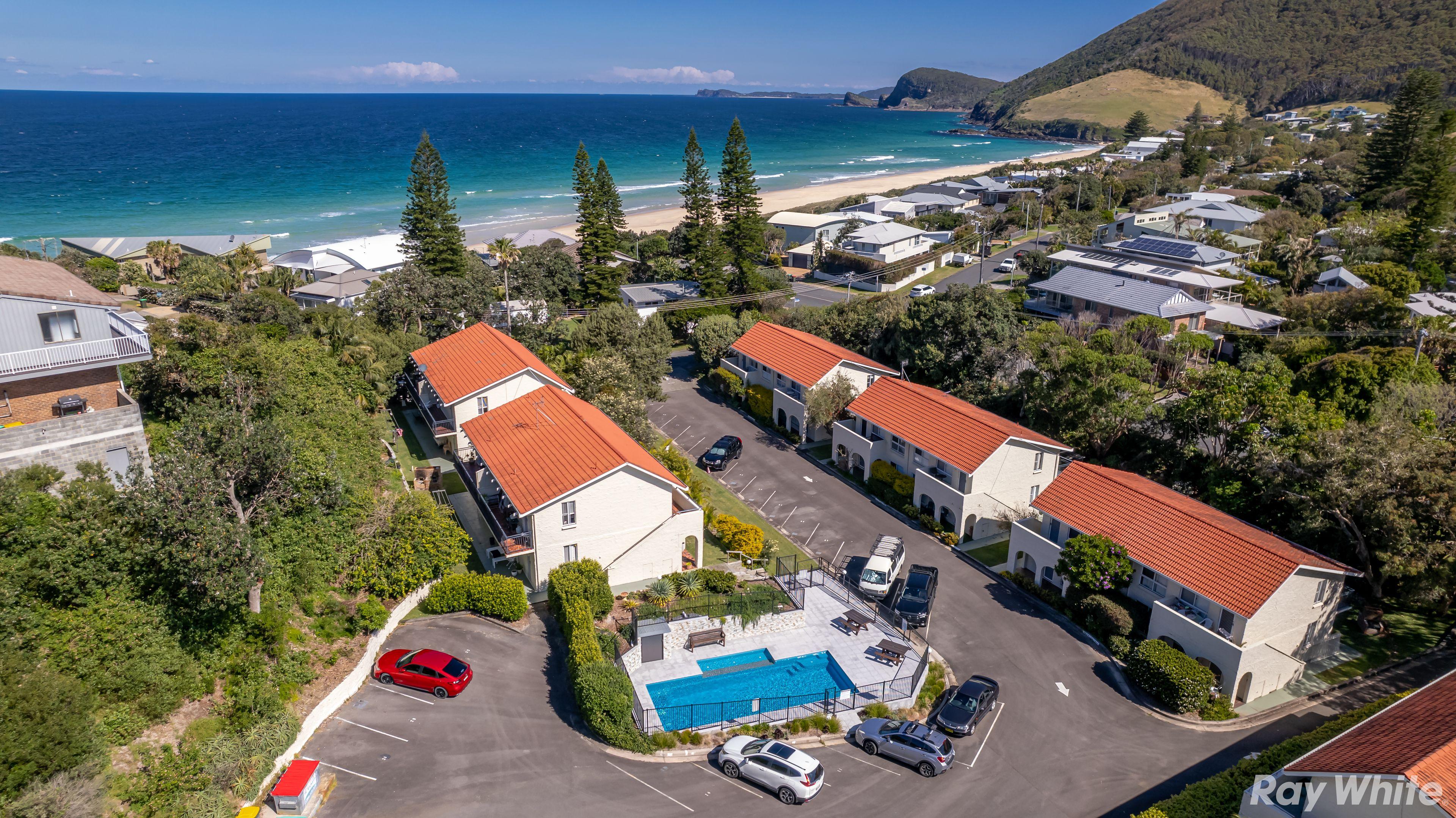 Prop-GPT: Villa: NSW Boomerang Beach, NSW 2428 Home For Rent