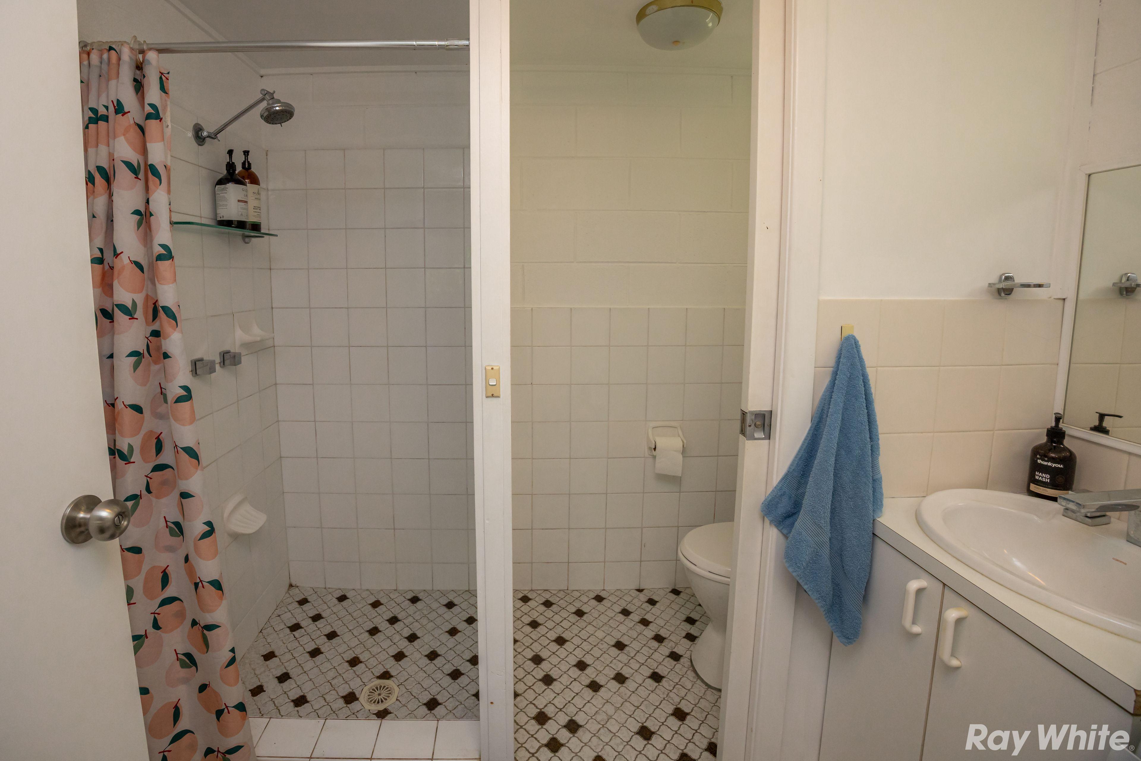BEAUTIFULLY FURNISHED 2 BEDROOM BY THE BEACH!!