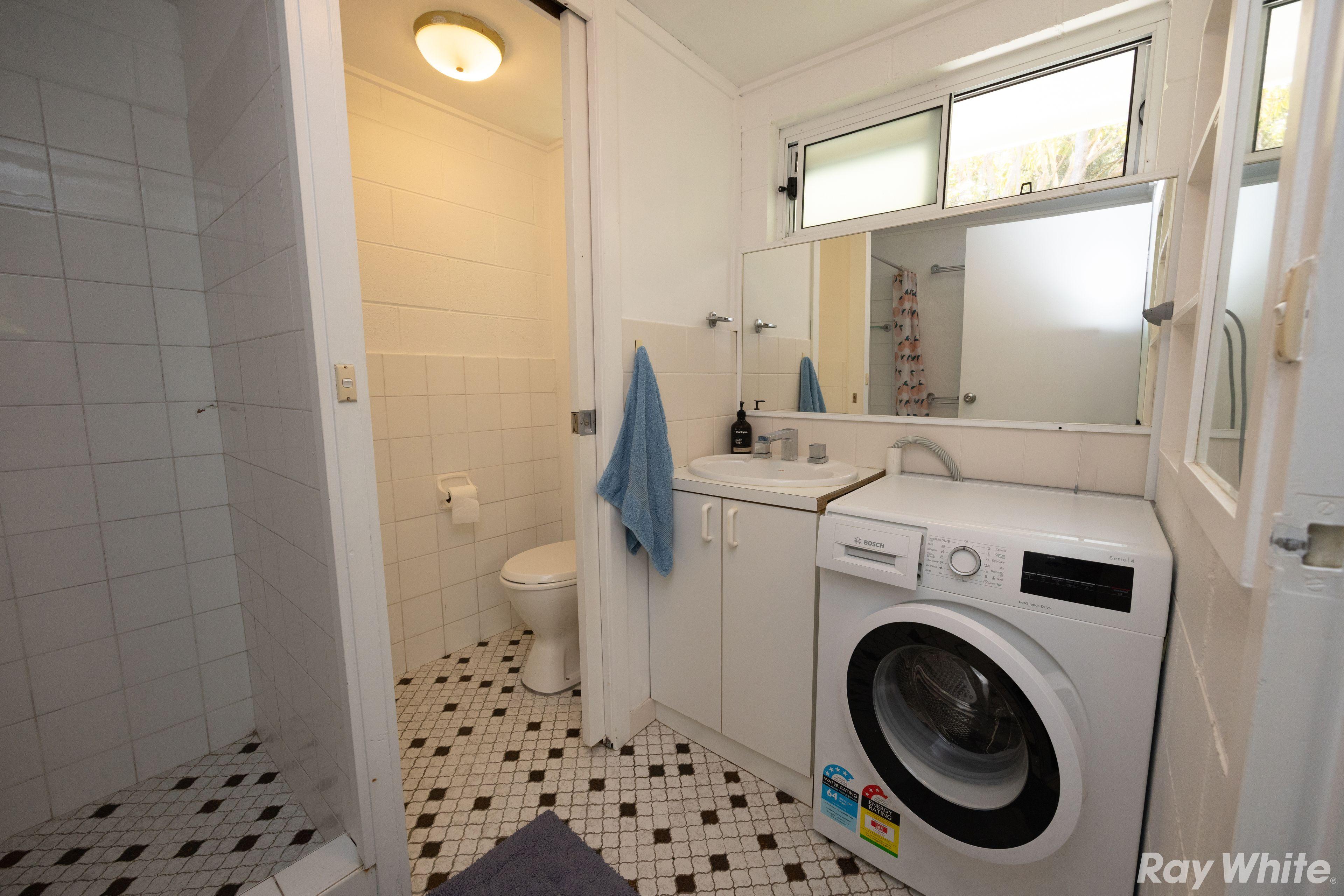 BEAUTIFULLY FURNISHED 2 BEDROOM BY THE BEACH!!