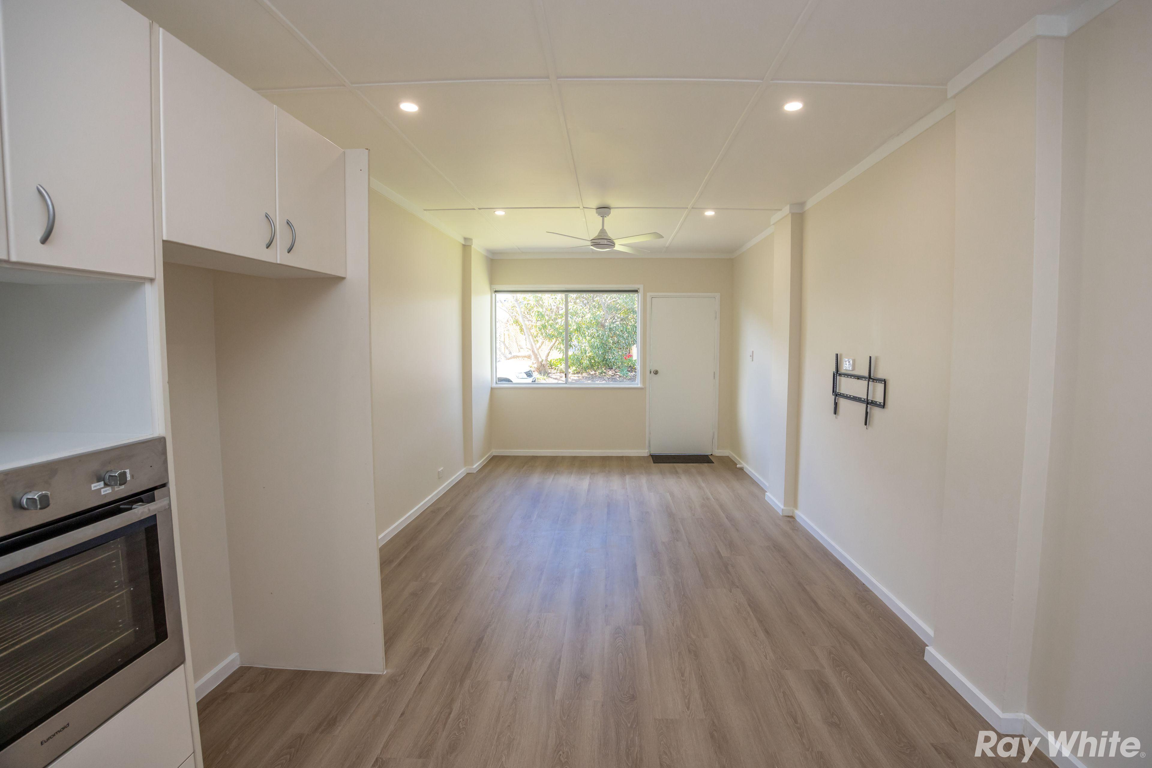 NEWLY RENOVATED 1 BEDROOM IN THE HEART OF TUNCURRY!!