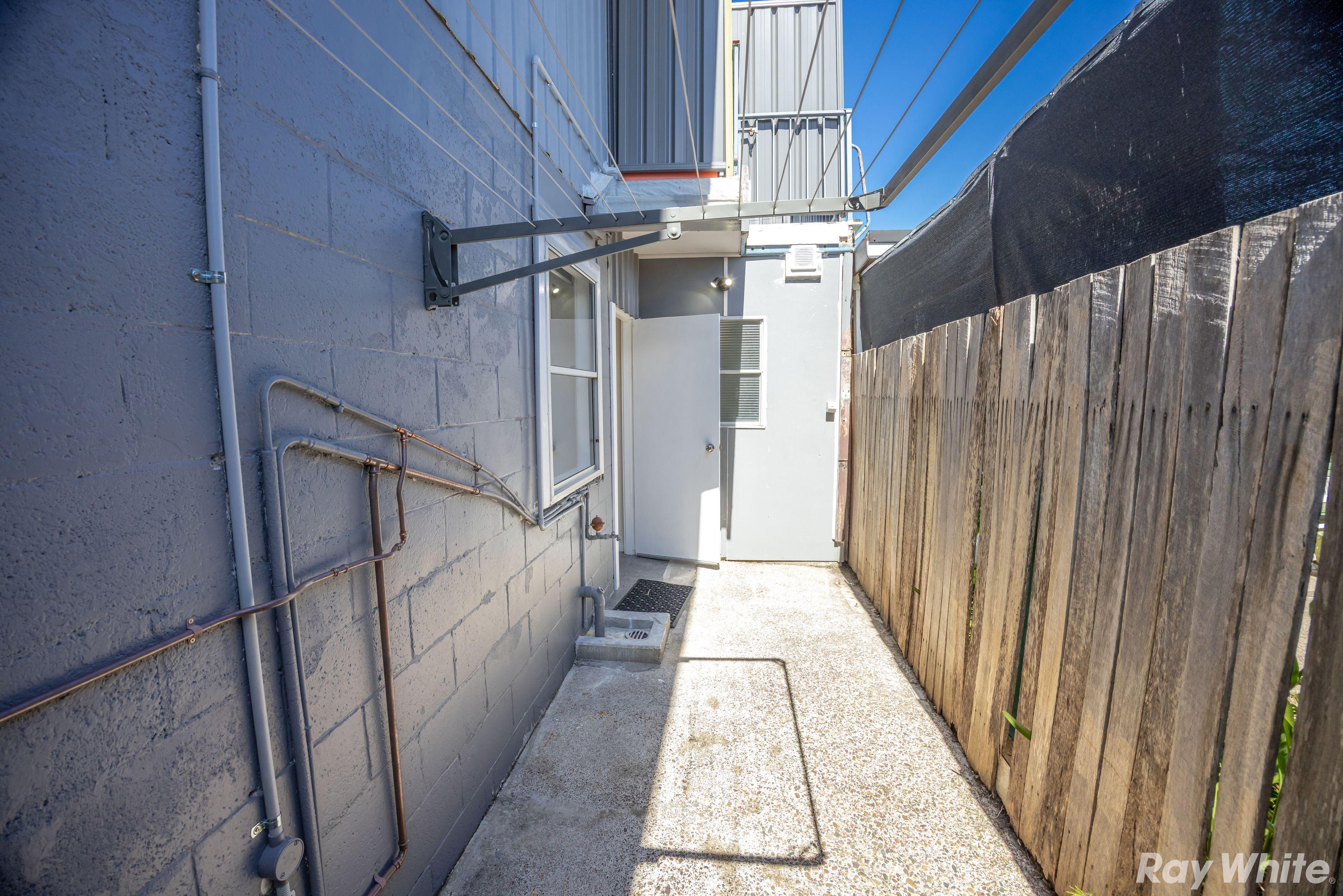 NEWLY RENOVATED 1 BEDROOM IN THE HEART OF TUNCURRY!!