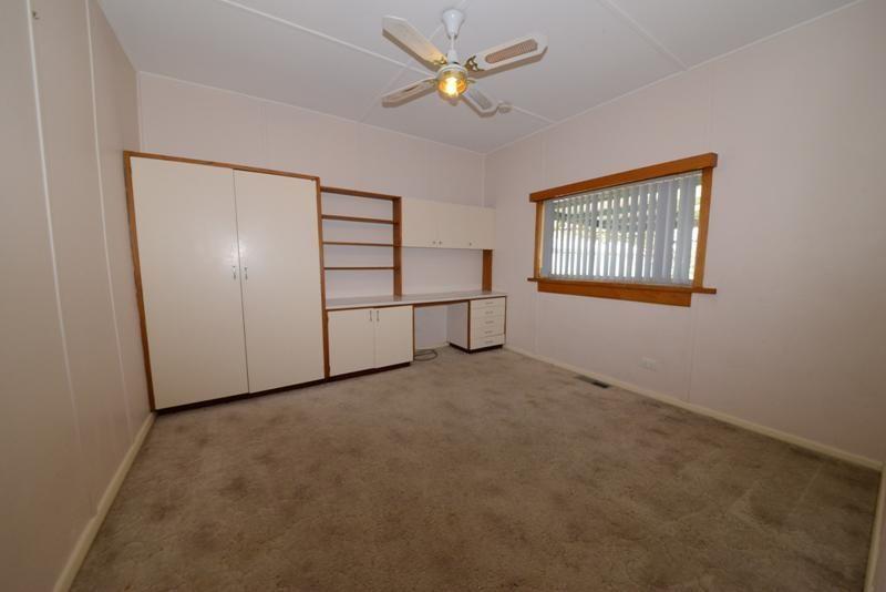 Convenient Location Near Shopping Complex!