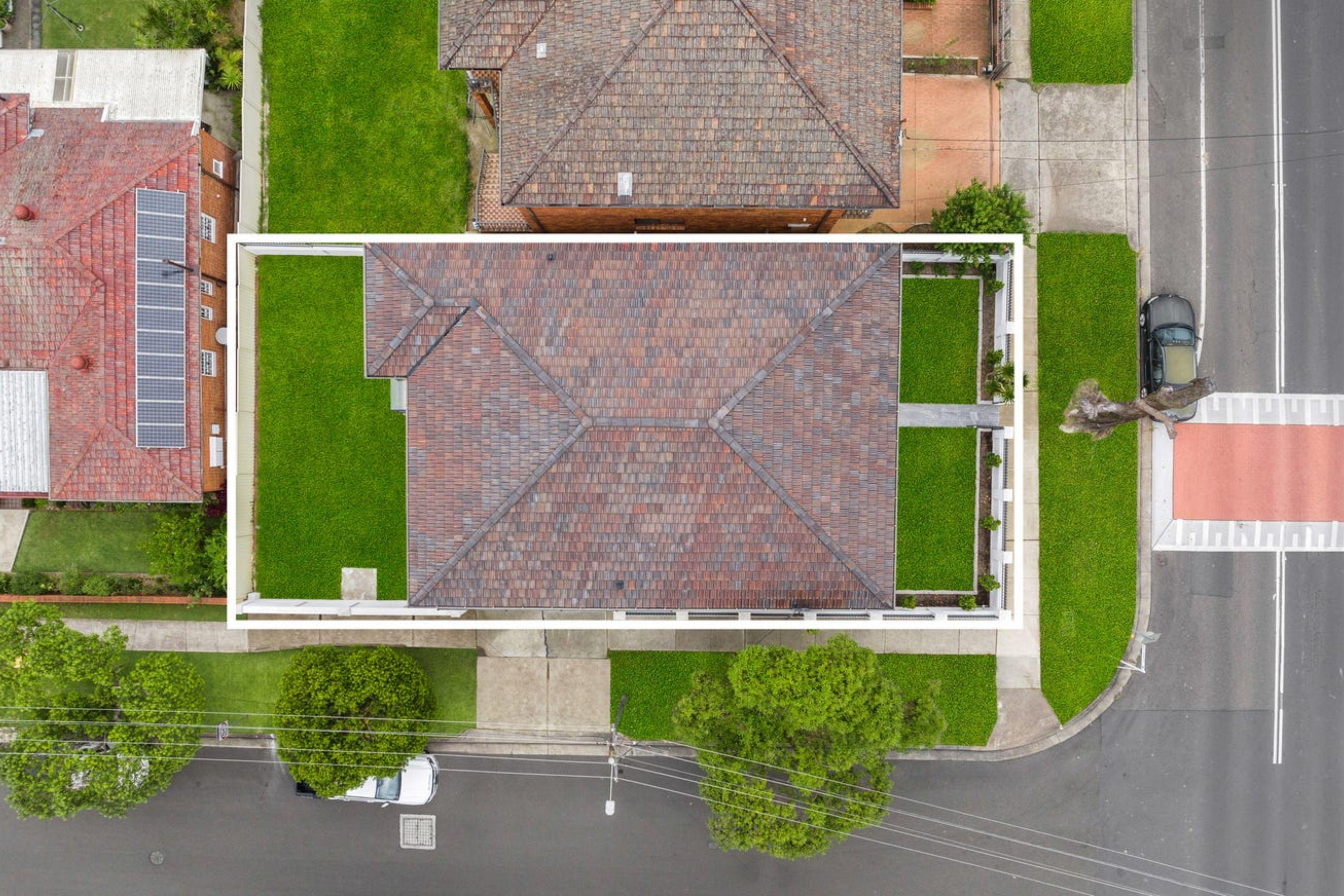 Grand Seven-Bedroom Family Home in a Blue-Chip Location