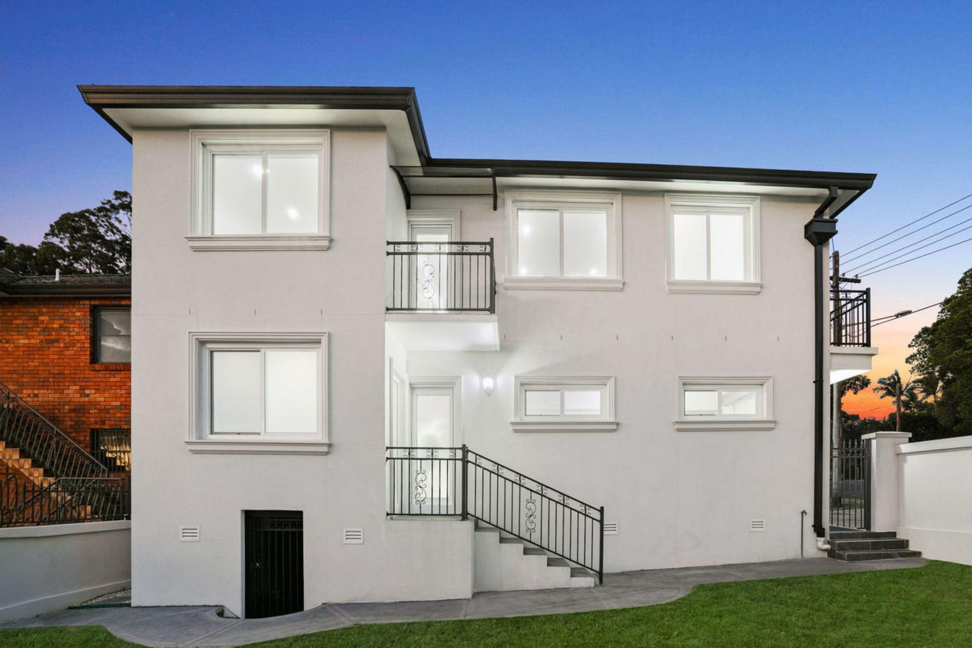 Grand Seven-Bedroom Family Home in a Blue-Chip Location