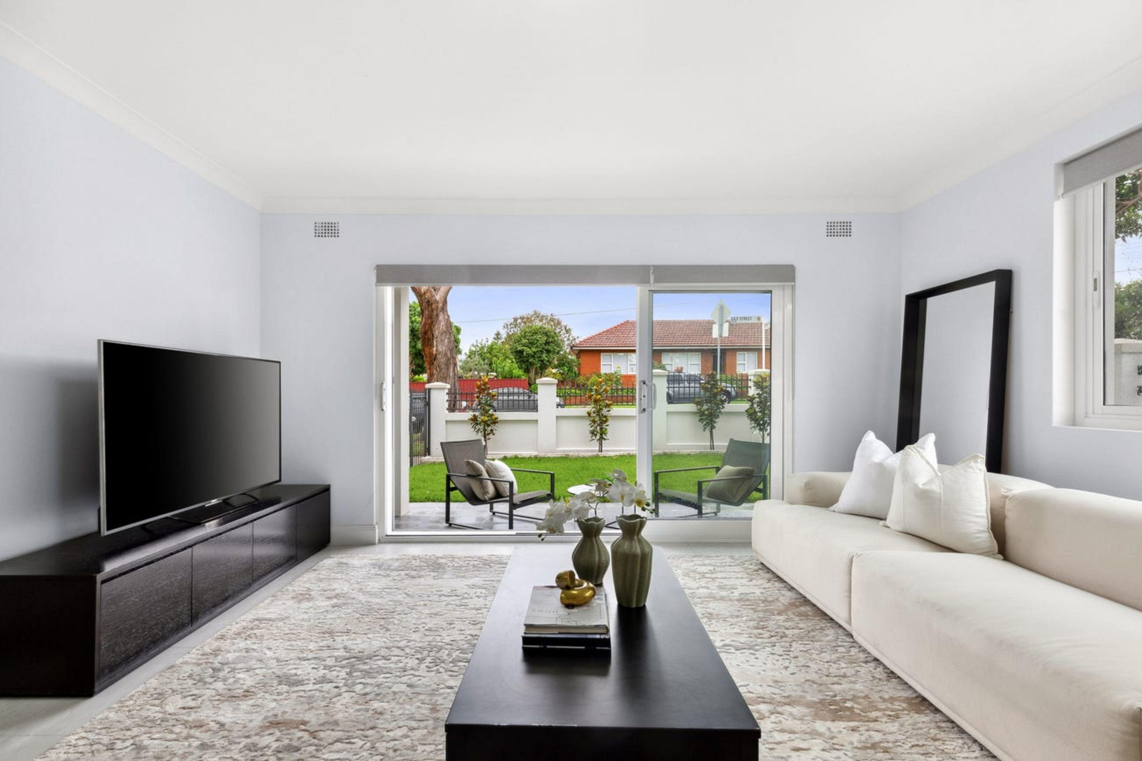 Grand Seven-Bedroom Family Home in a Blue-Chip Location