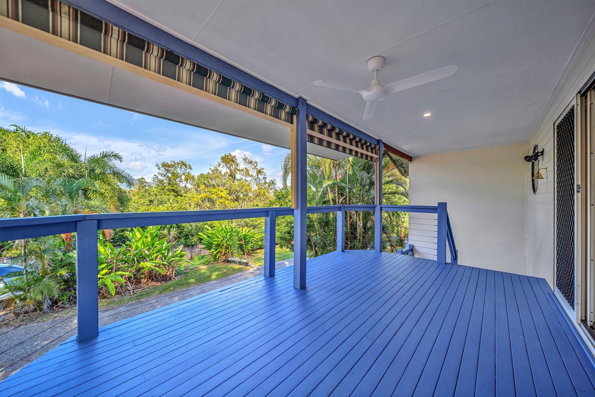 Modern 2-Bedroom Duplex in Prime Cannonvale Location