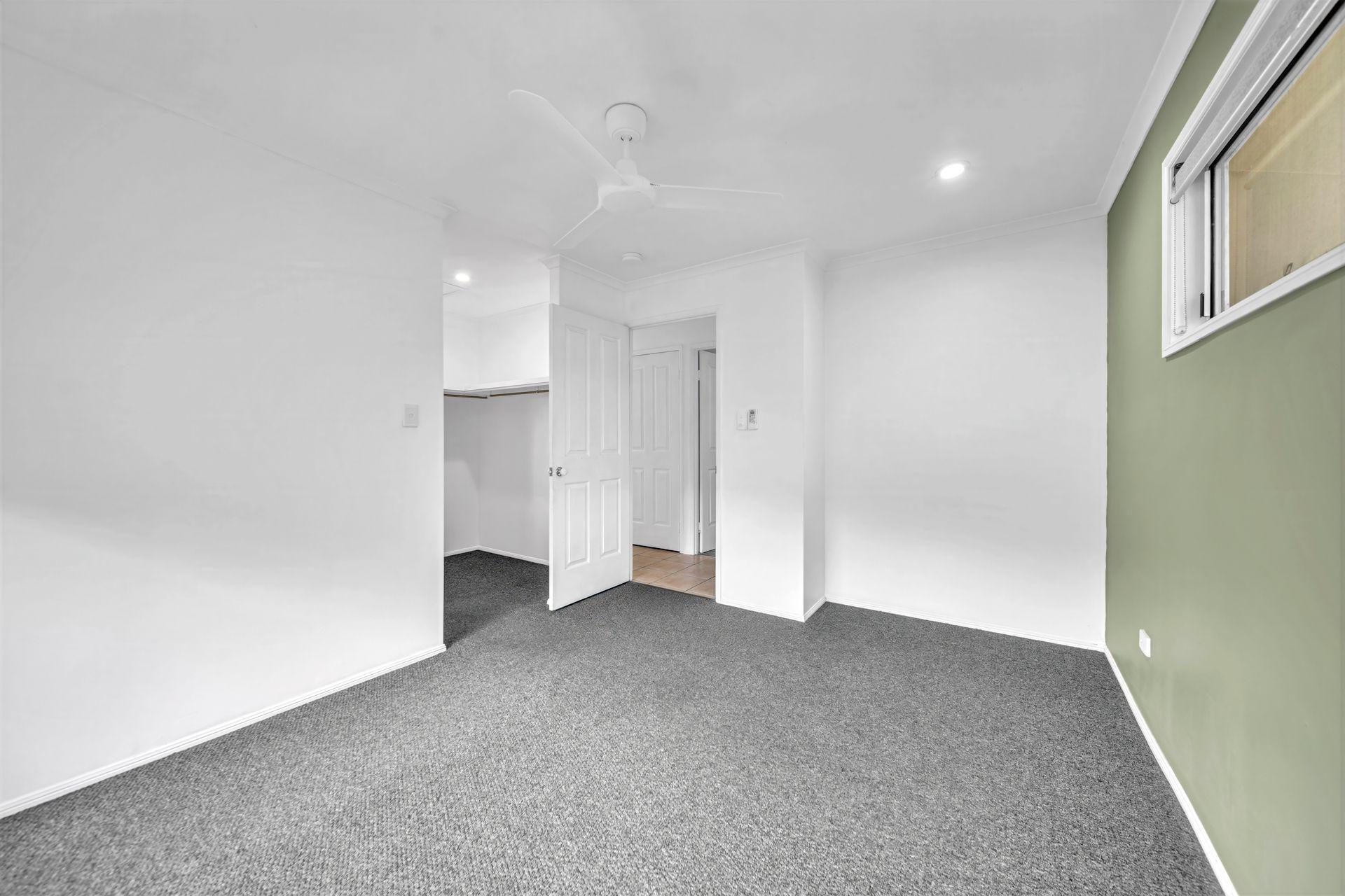 Modern 2-Bedroom Duplex in Prime Cannonvale Location