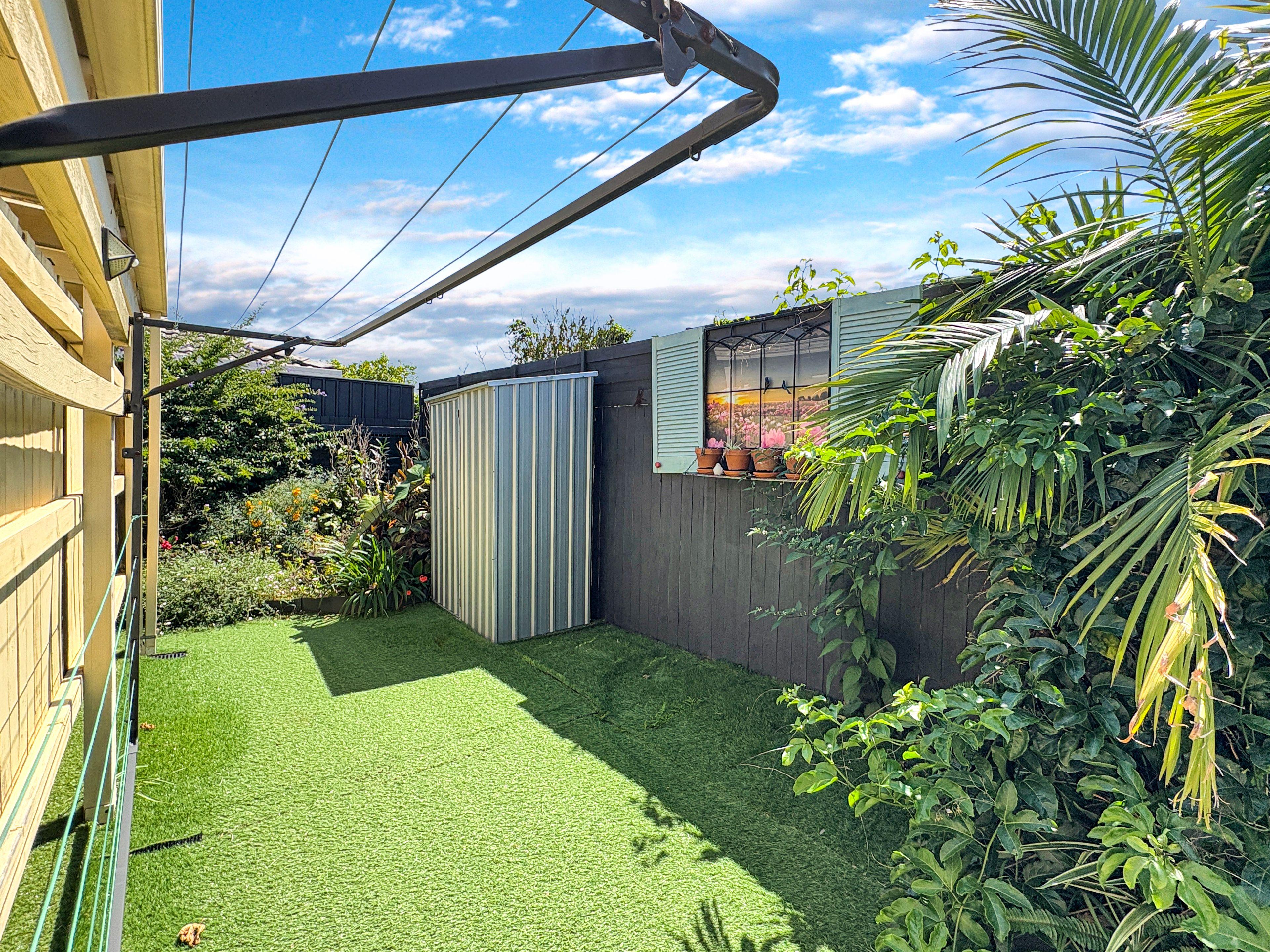 House Sized Duplex with a large yard!