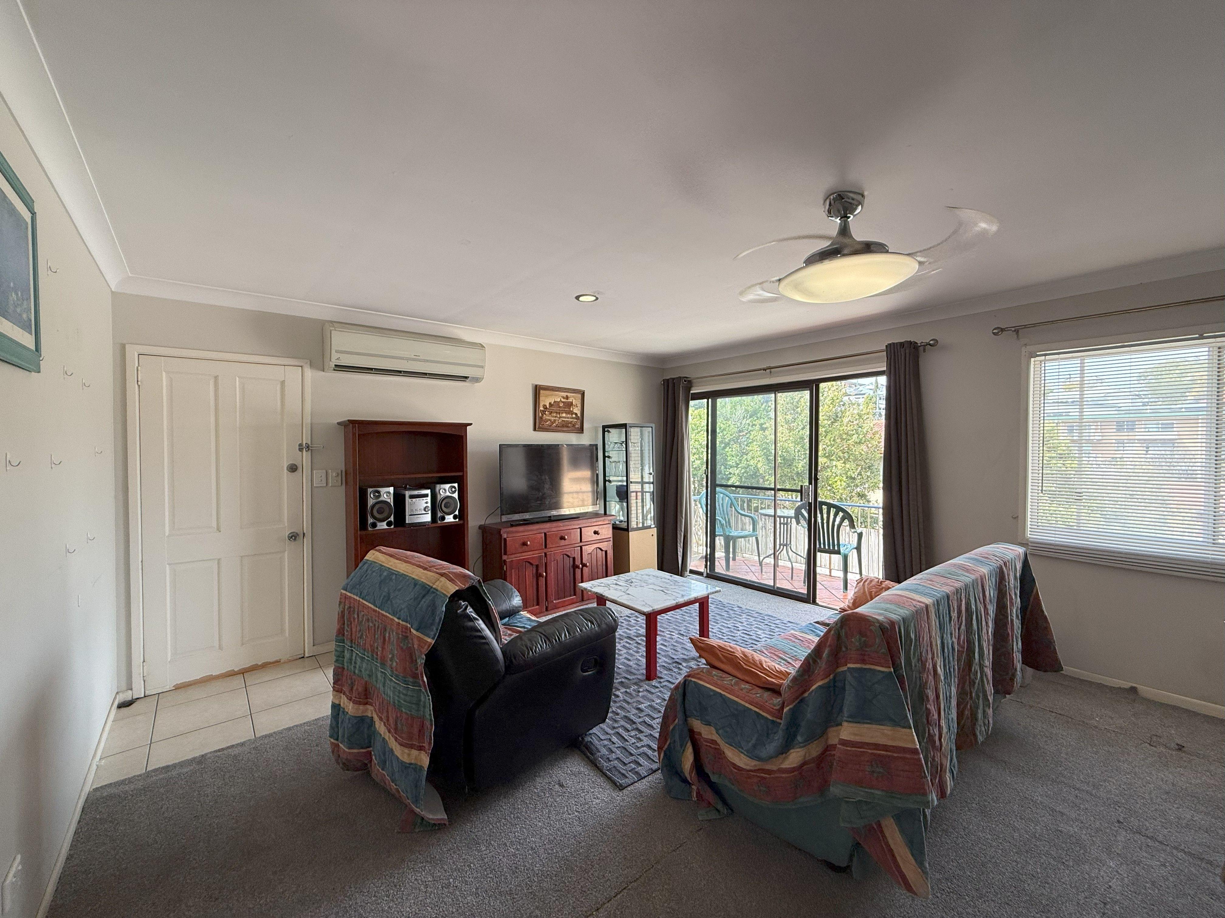 Fully furnished, air conditioned - all utilities and internet included in weekly rent